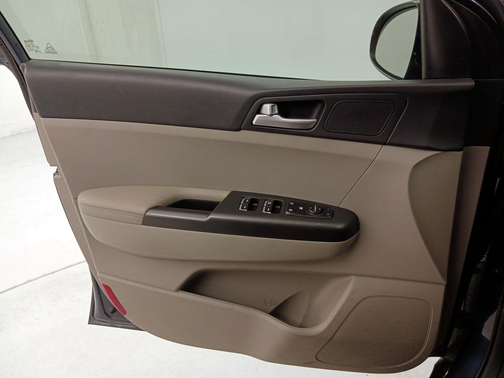 Thumbnail: 2021 Kia Sportage - 12