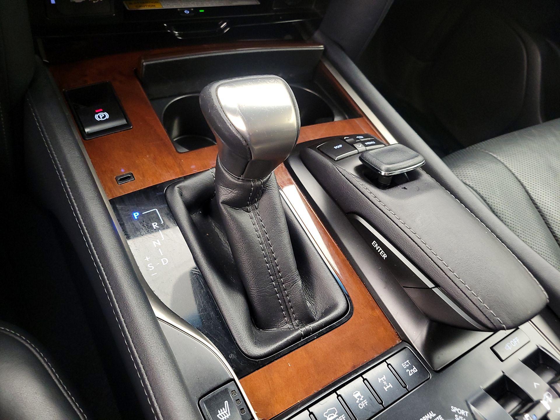 Thumbnail: 2016 Lexus LX - 18