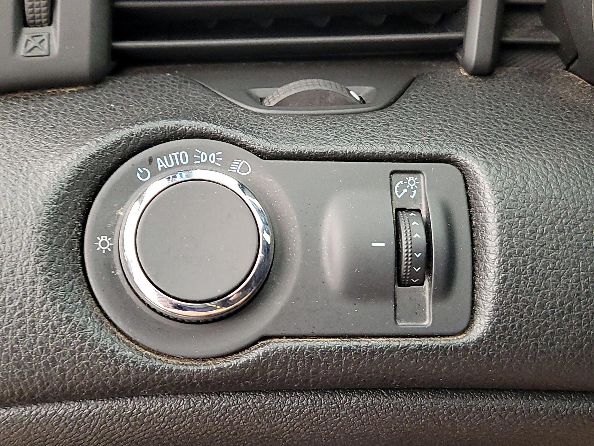 Thumbnail: 2014 Chevrolet Malibu - 13