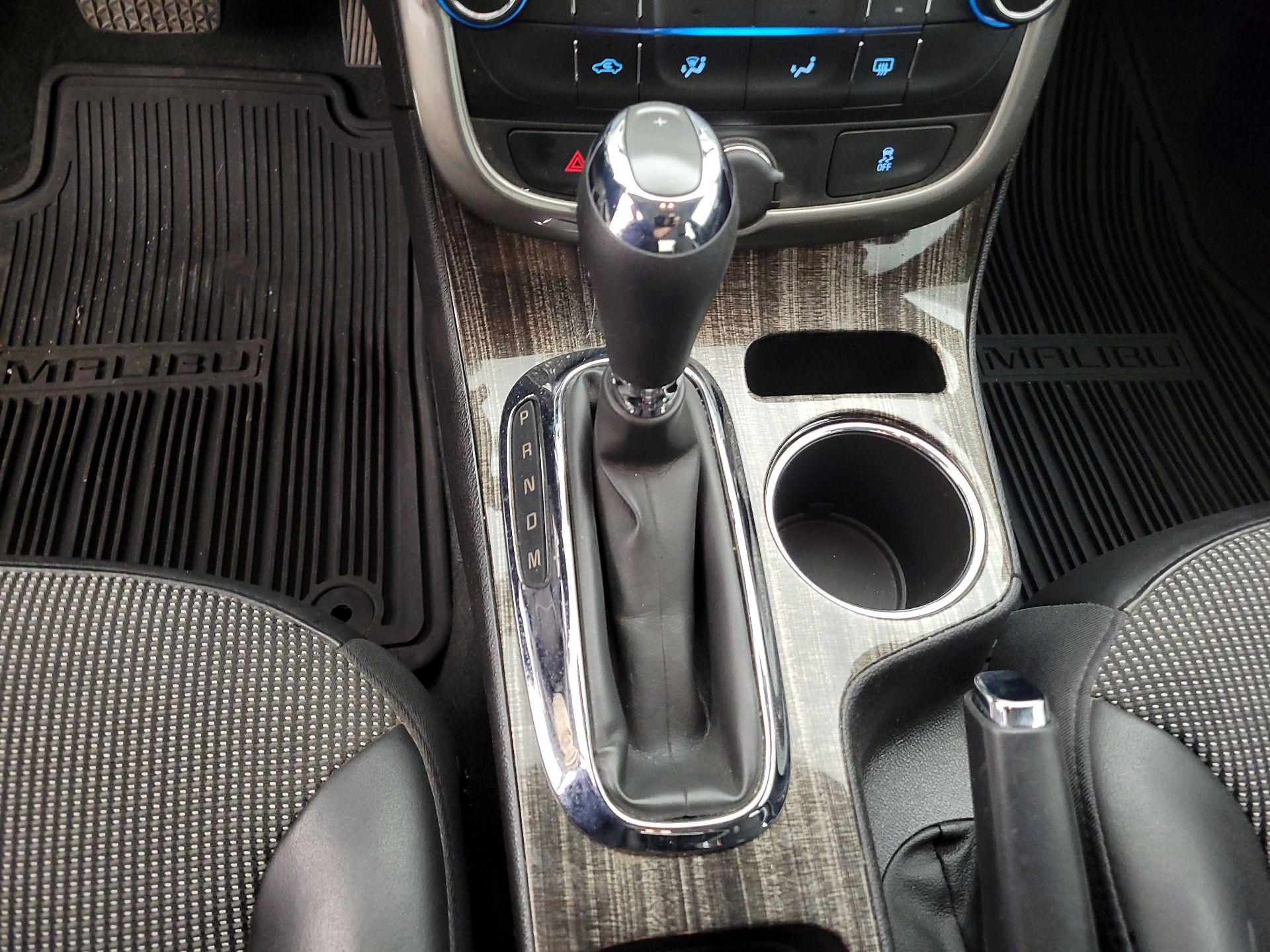 Thumbnail: 2014 Chevrolet Malibu - 17