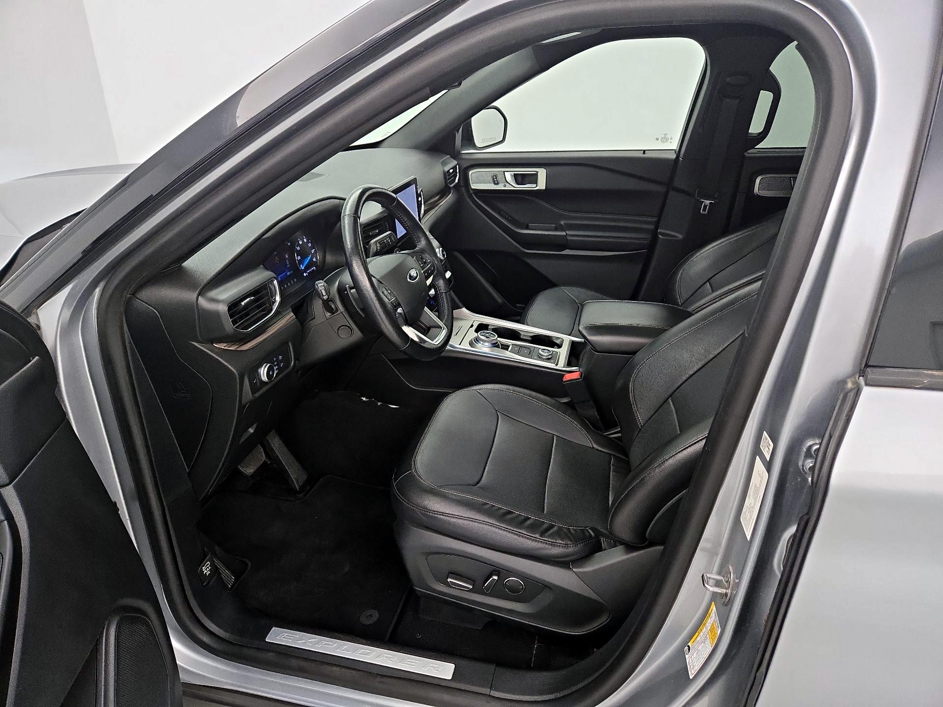 Thumbnail: 2020 Ford Explorer - 11