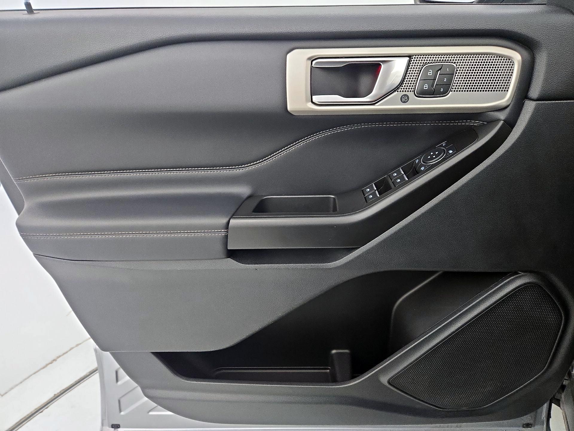 Thumbnail: 2020 Ford Explorer - 12