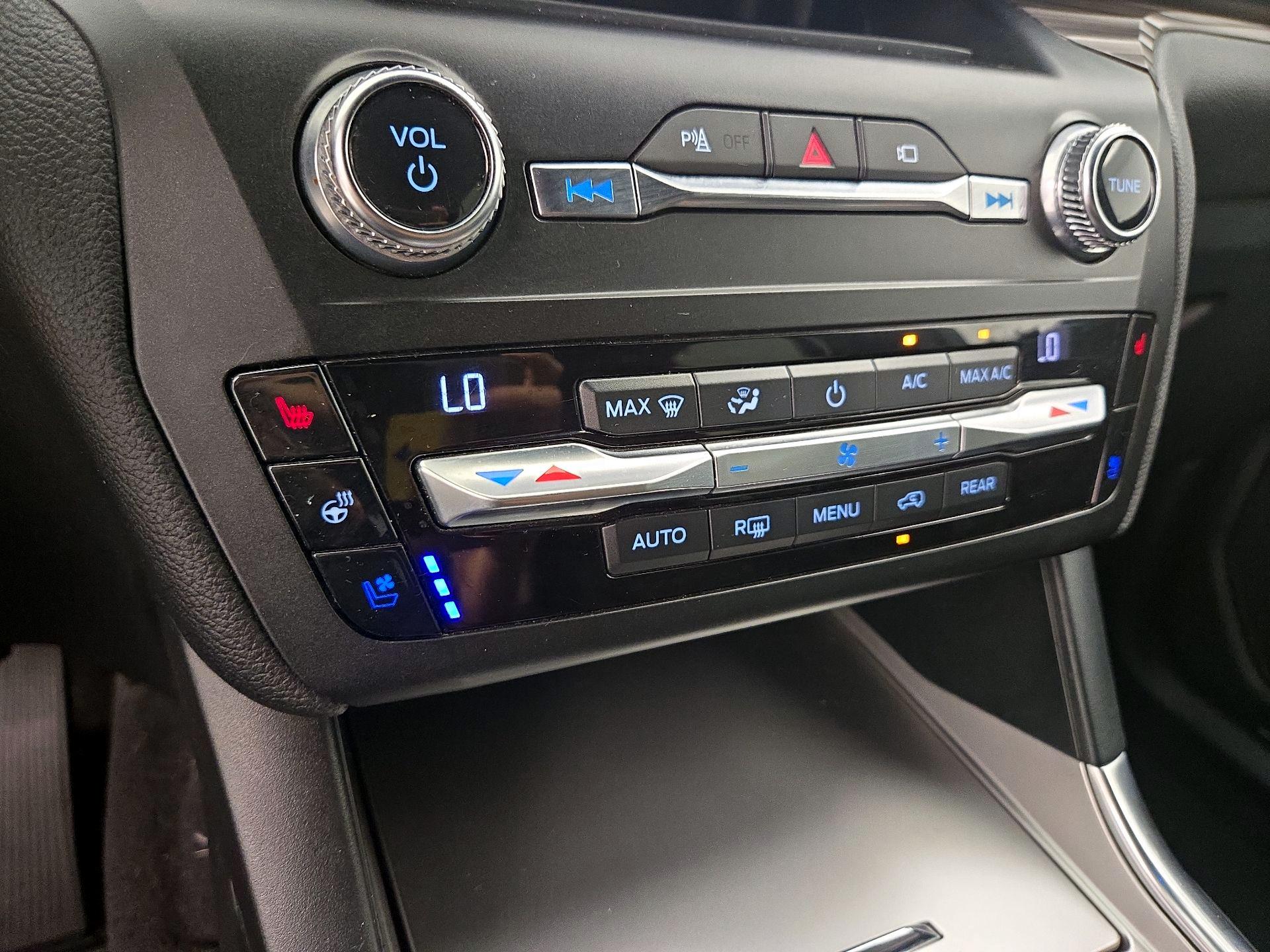 Thumbnail: 2020 Ford Explorer - 17