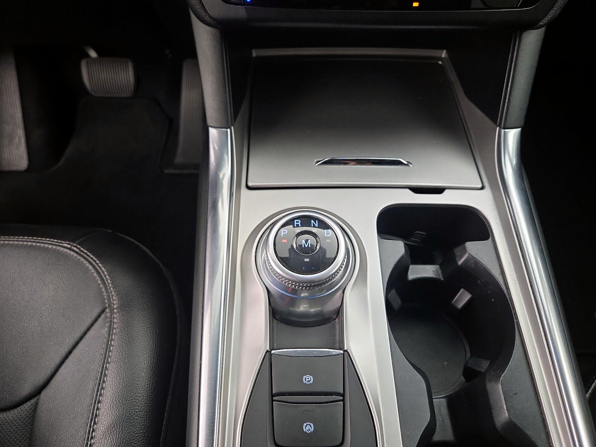 Thumbnail: 2020 Ford Explorer - 18