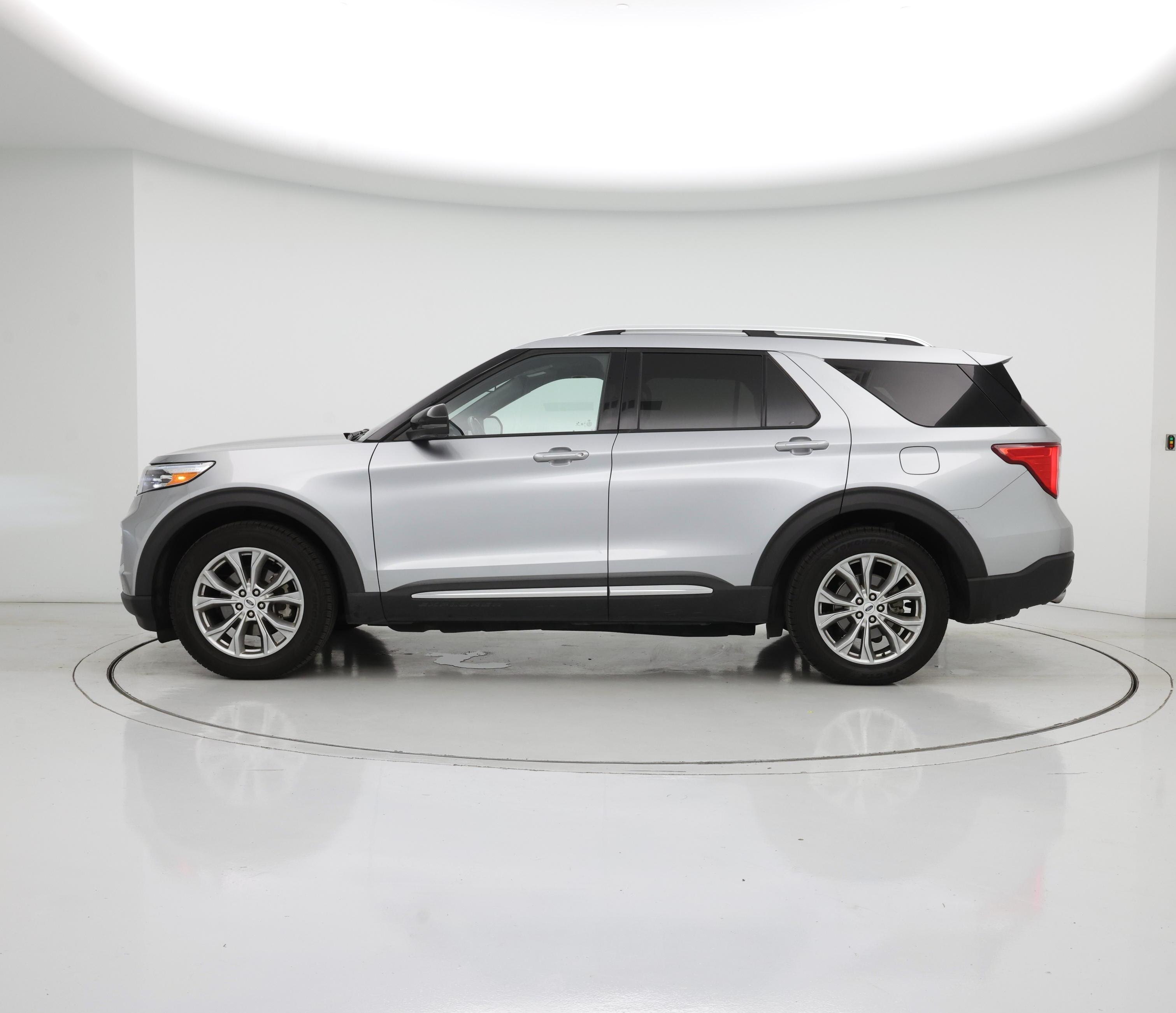 Thumbnail: 2020 Ford Explorer - 3