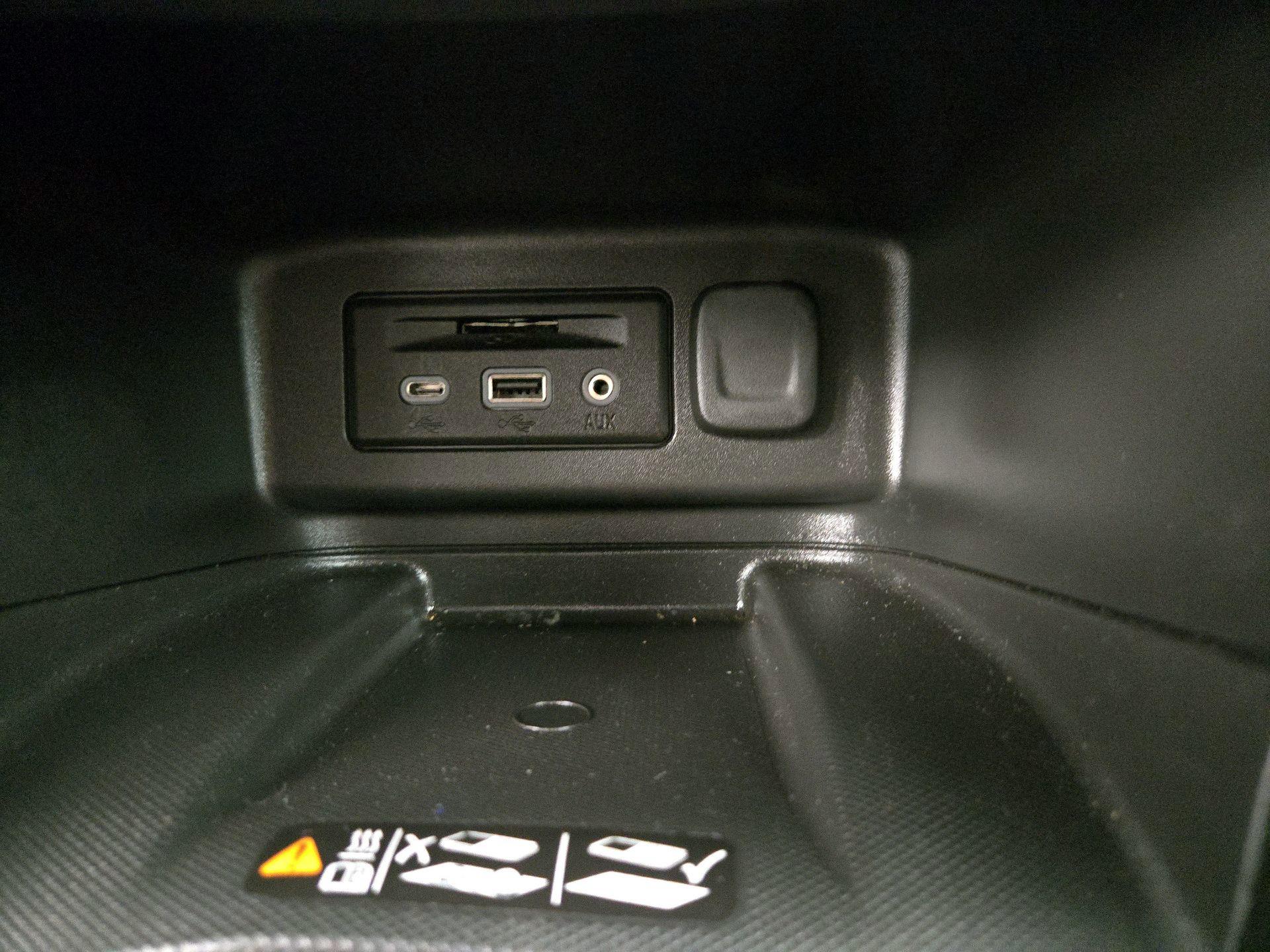 Thumbnail: 2023 Chevrolet Equinox - 18