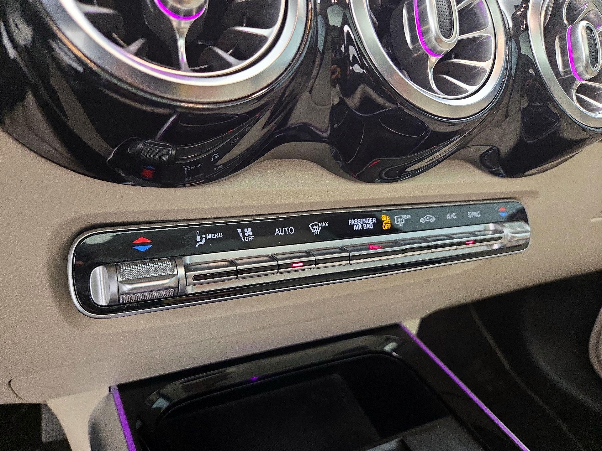 Thumbnail: 2021 Mercedes-Benz GLB - 16