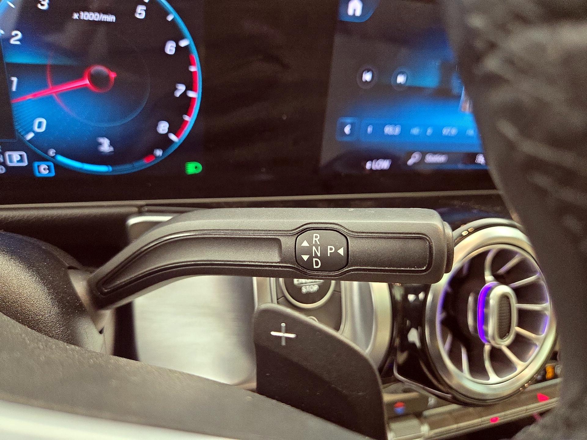 Thumbnail: 2021 Mercedes-Benz GLB - 17