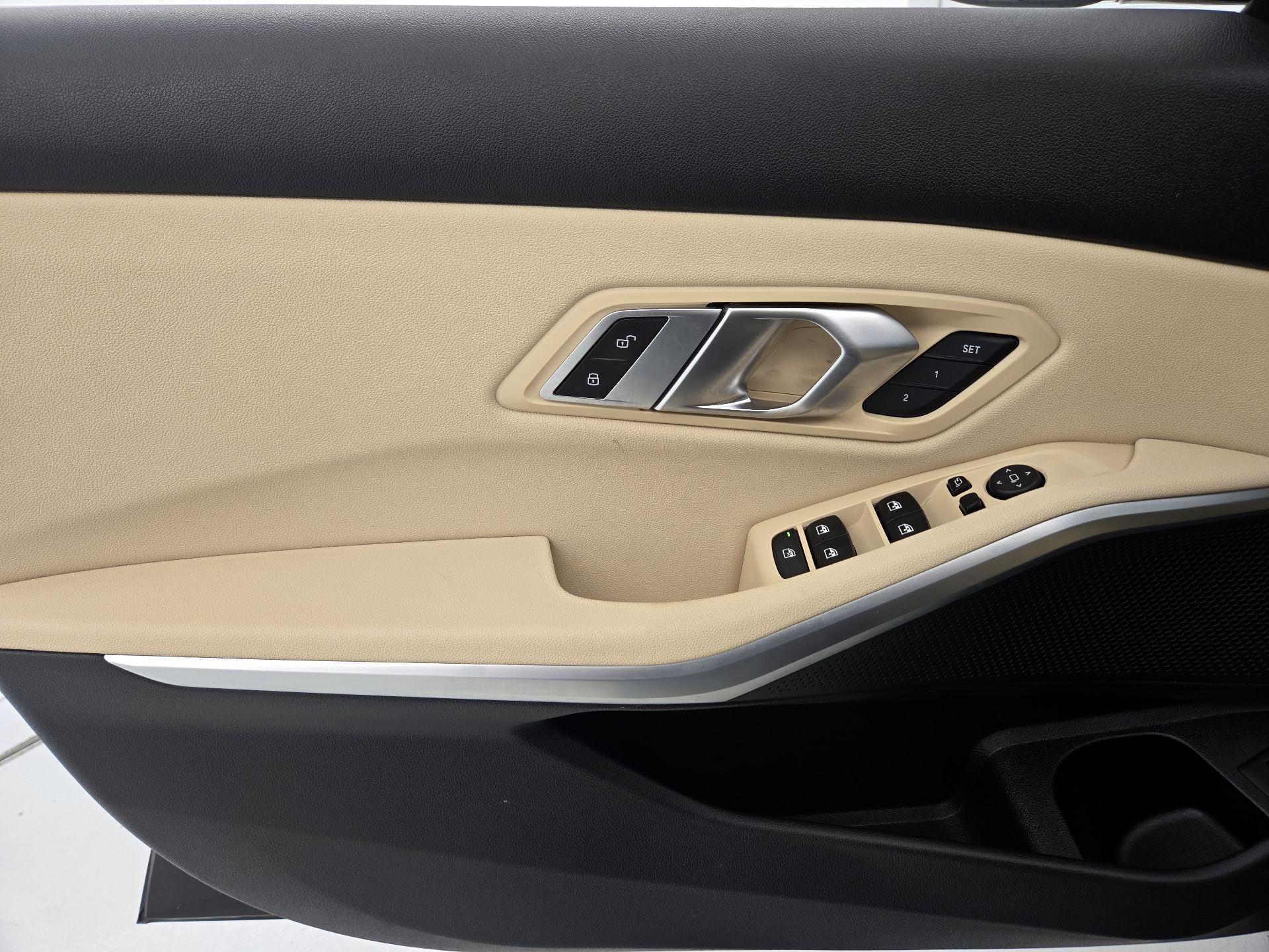 Thumbnail: 2021 BMW 3 Series - 12