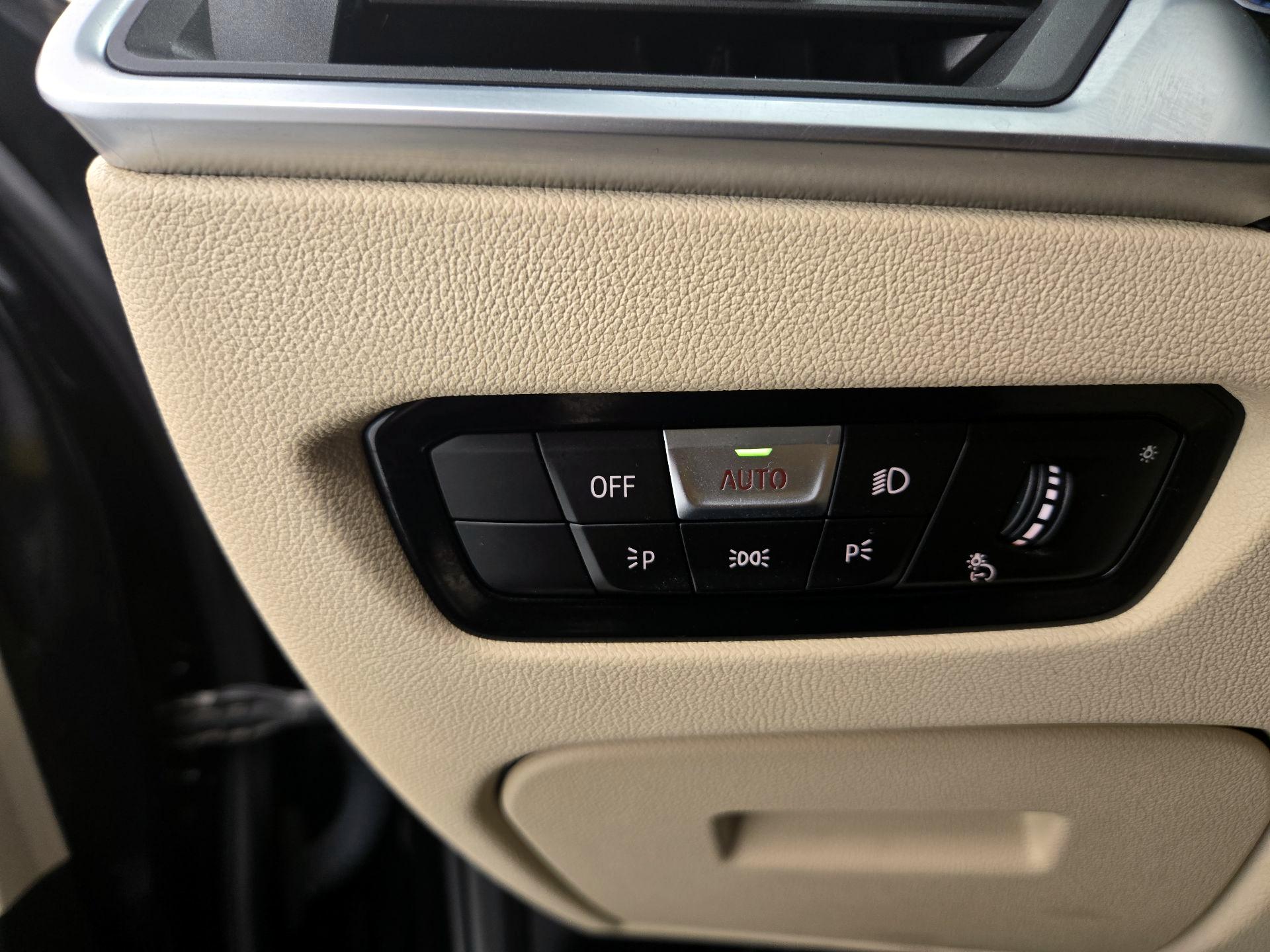 Thumbnail: 2021 BMW 3 Series - 13