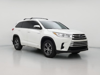 White 2018 Toyota Highlander Hybrid LE