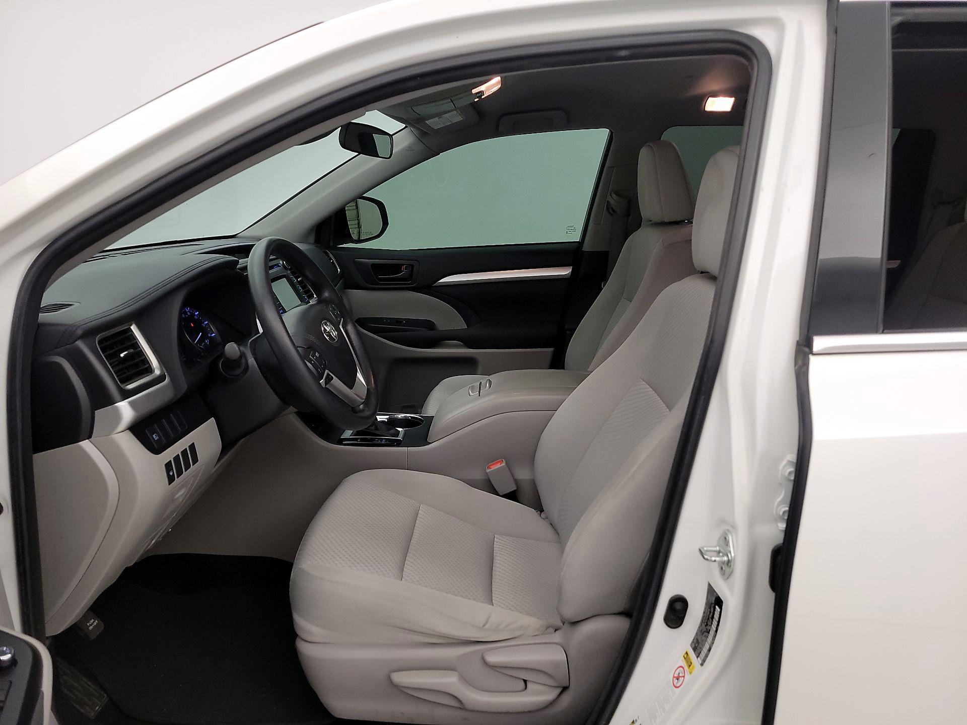 Thumbnail: 2018 Toyota Highlander - 11