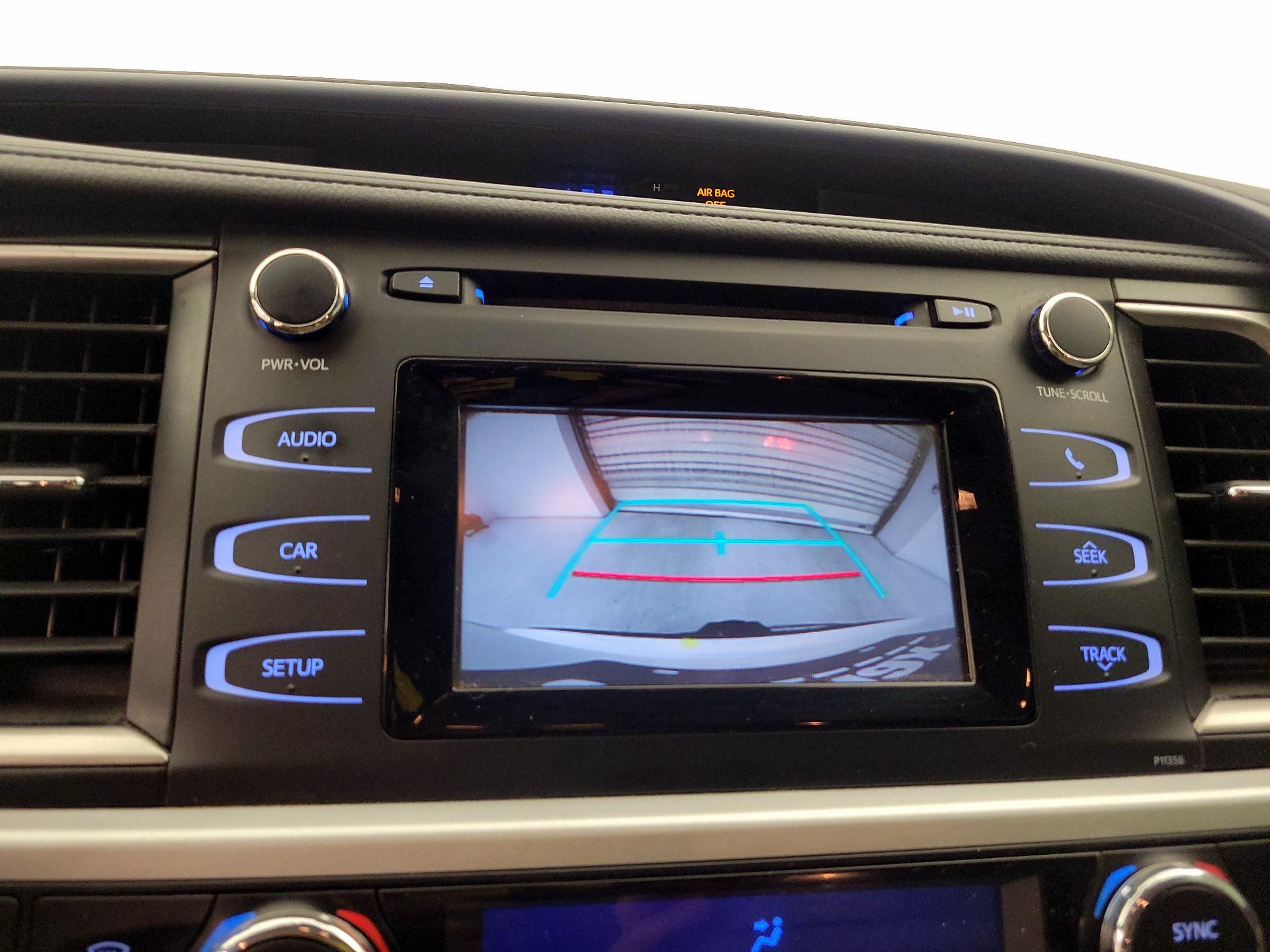 Thumbnail: 2018 Toyota Highlander - 14