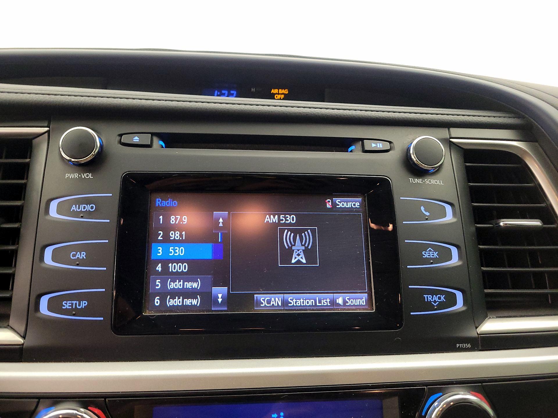 Thumbnail: 2018 Toyota Highlander - 15