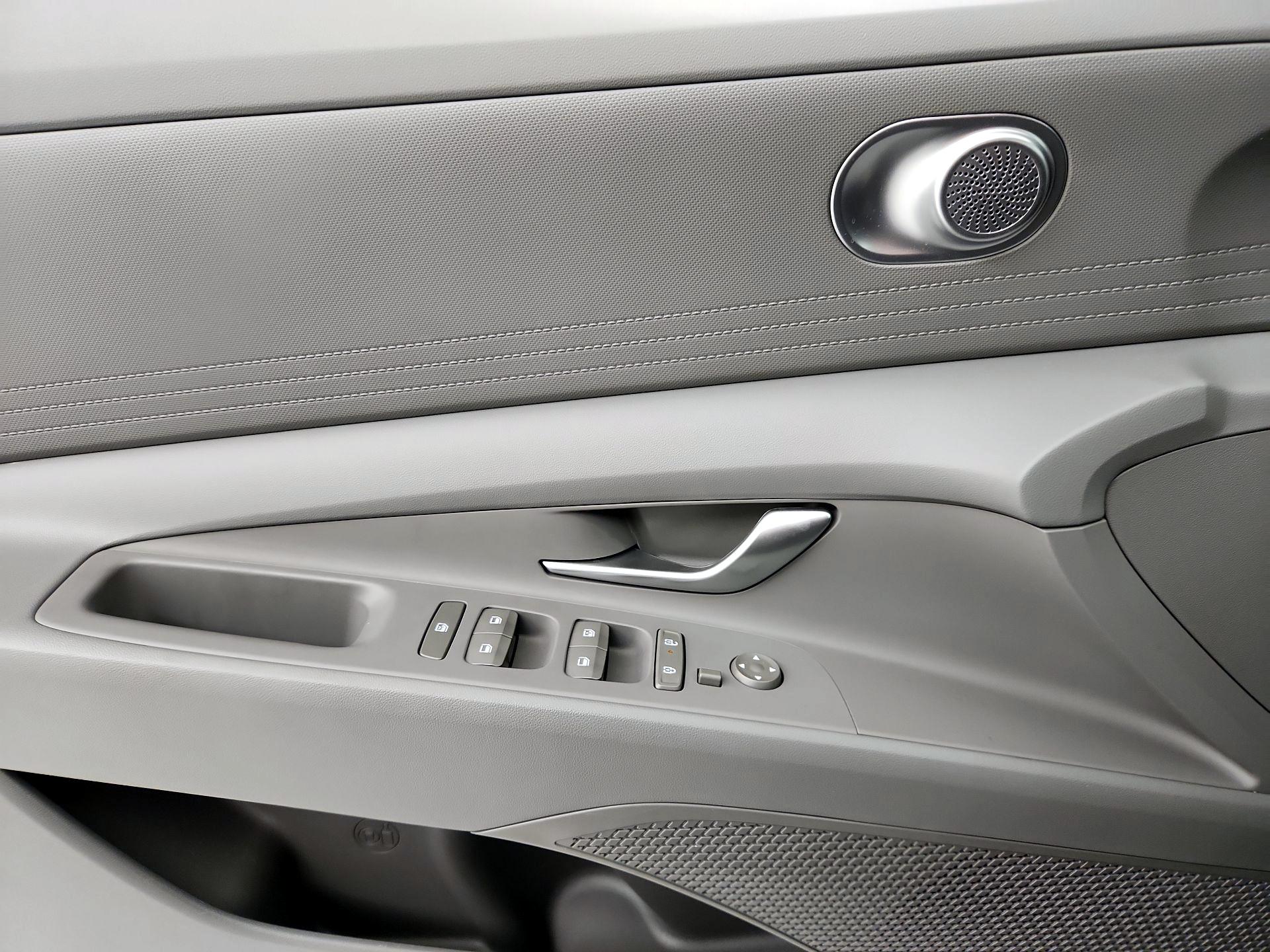 Thumbnail: 2024 Hyundai Elantra - 12