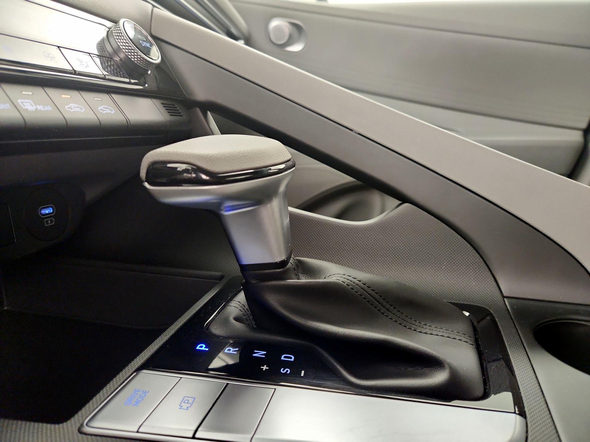 Thumbnail: 2024 Hyundai Elantra - 17