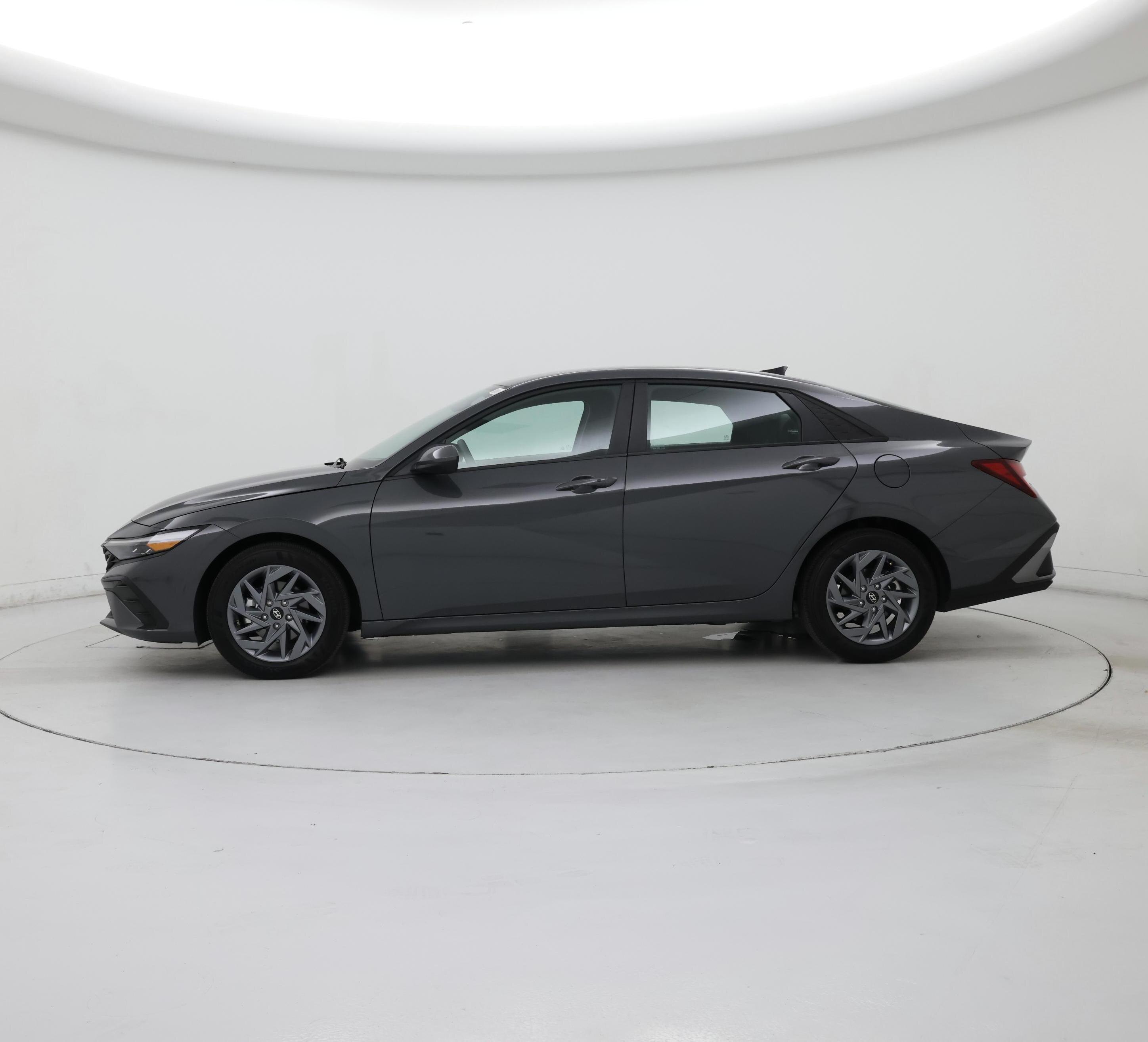 Thumbnail: 2024 Hyundai Elantra - 3