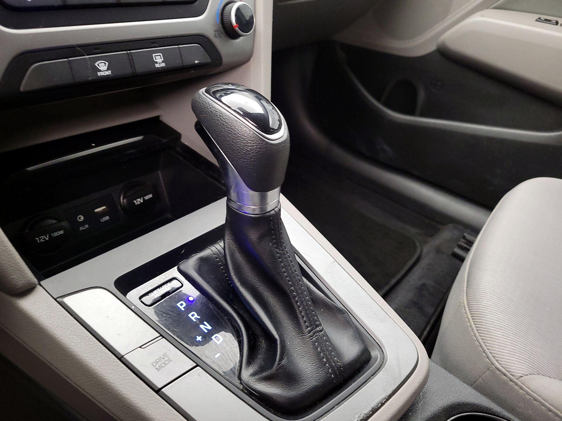 Thumbnail: 2018 Hyundai Elantra - 17