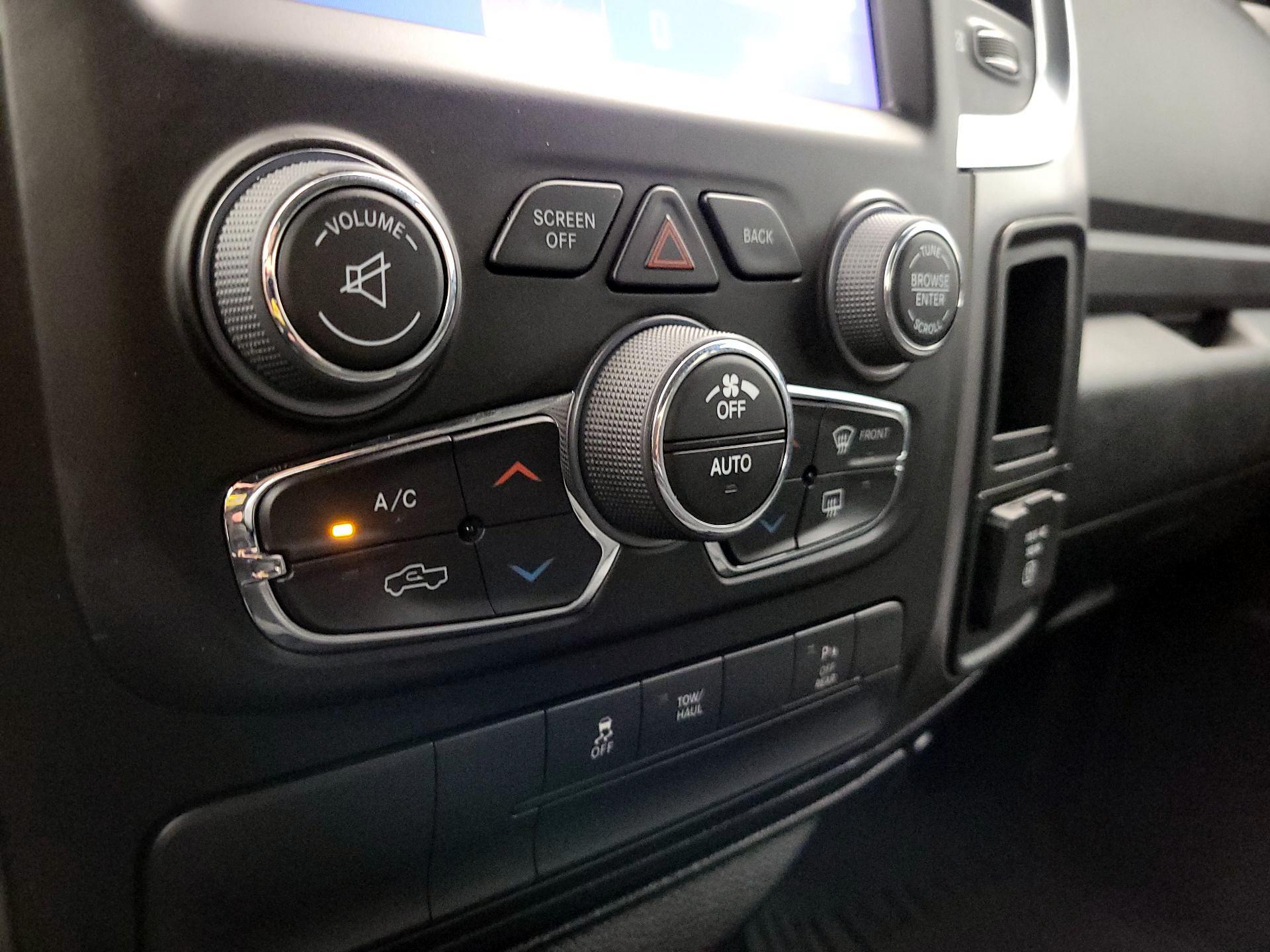 Thumbnail: 2022 RAM 1500 Classic - 16