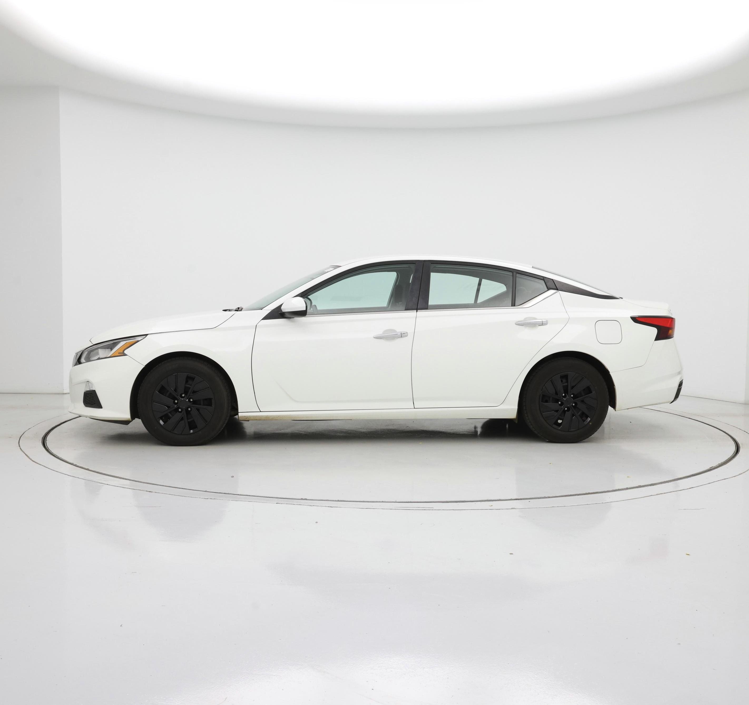 Thumbnail: 2021 Nissan Altima - 3