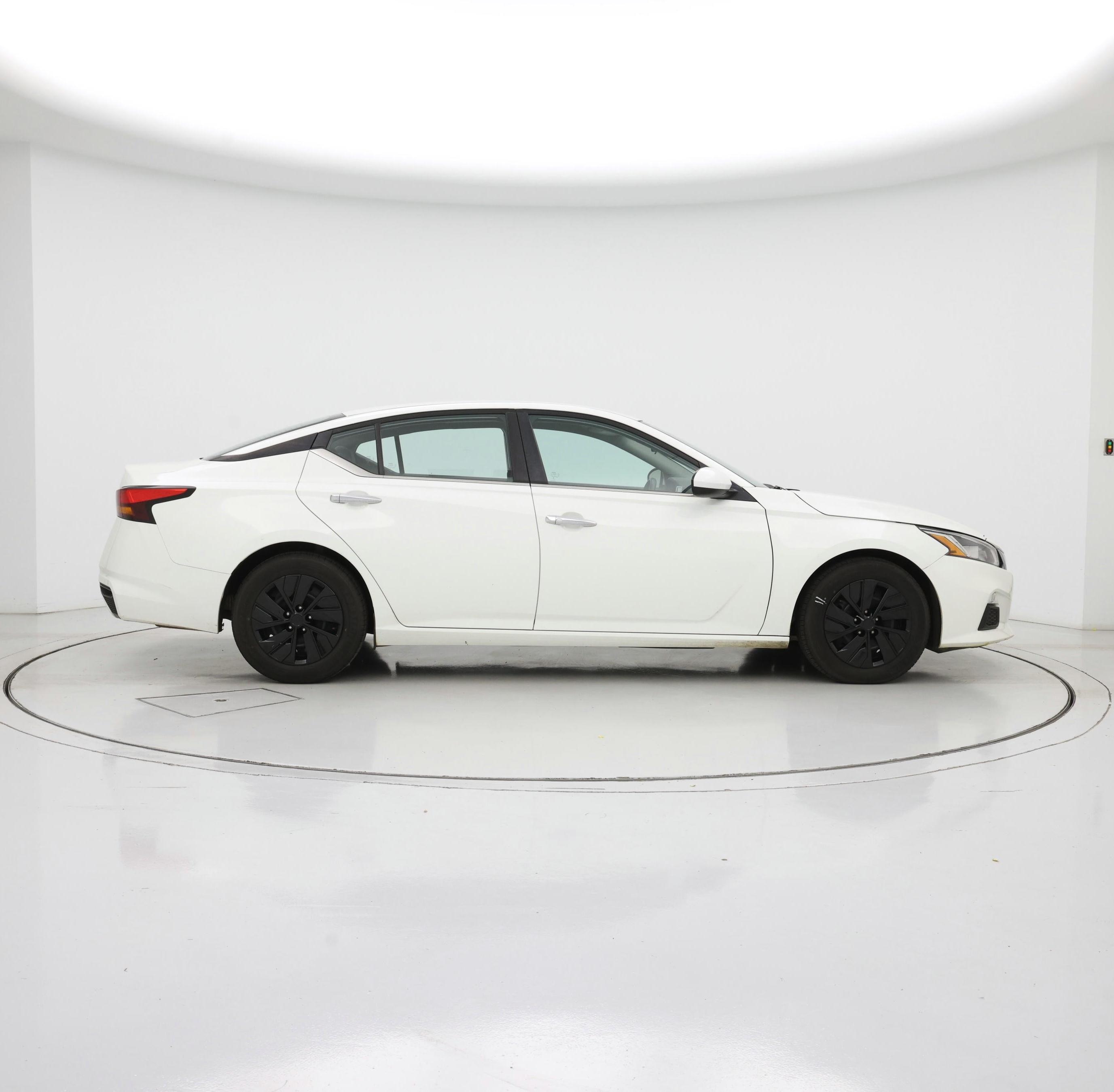 Thumbnail: 2021 Nissan Altima - 7