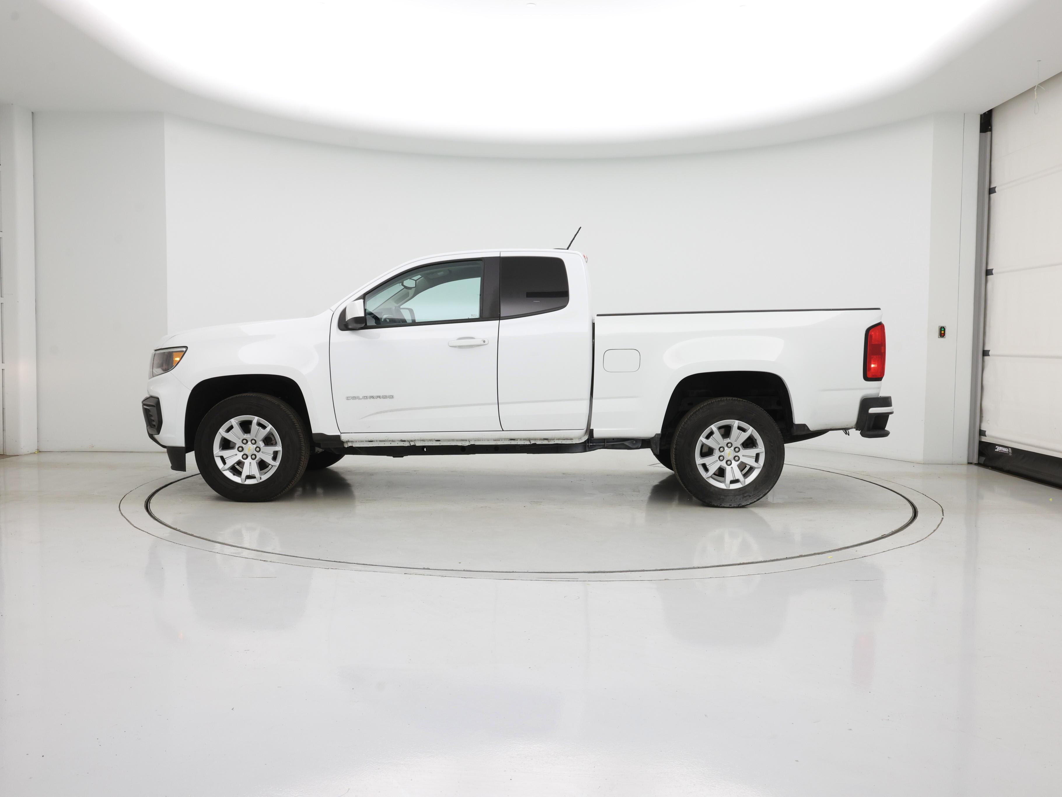 Thumbnail: 2021 Chevrolet Colorado - 3