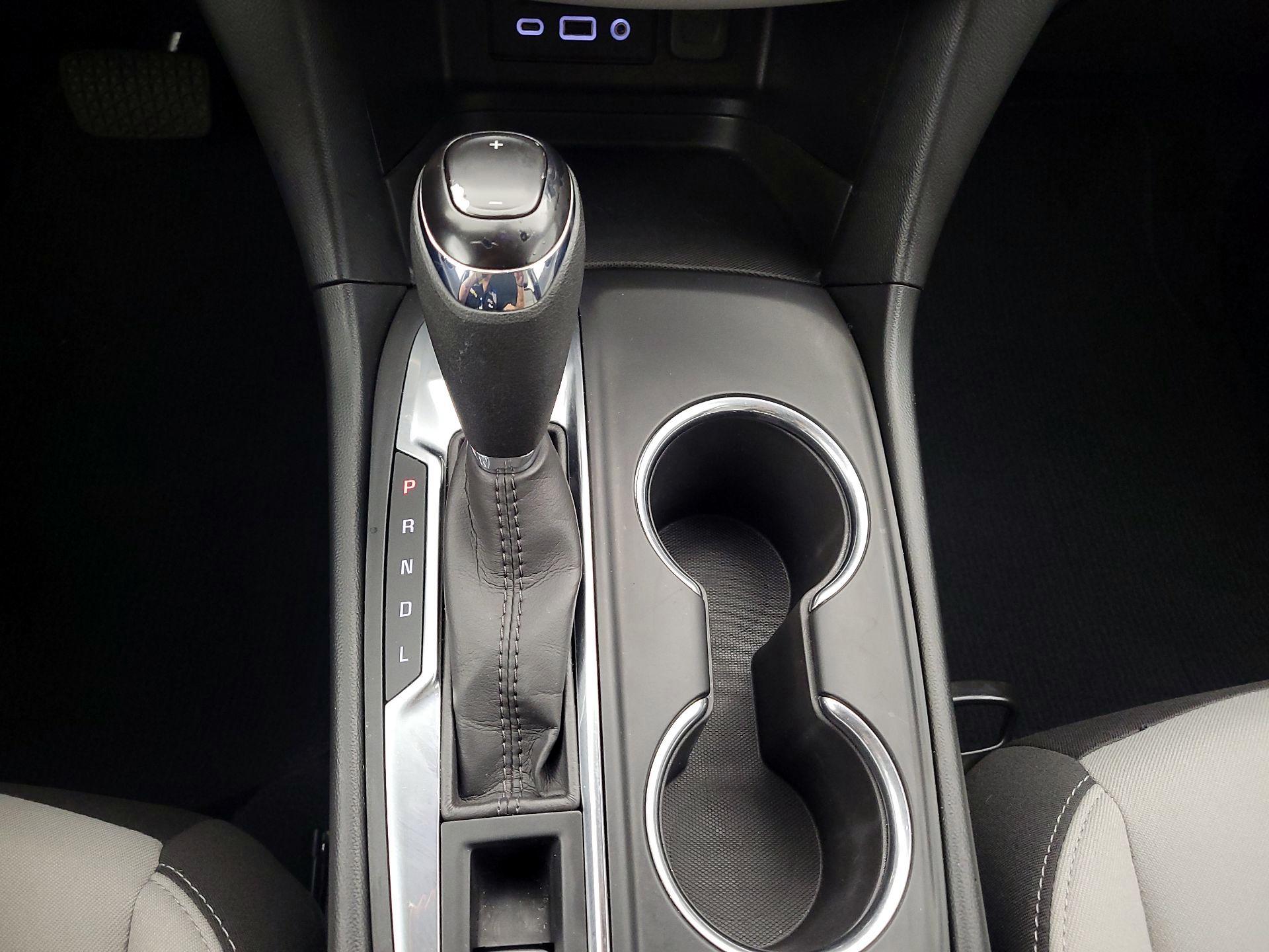 Thumbnail: 2020 Chevrolet Equinox - 18