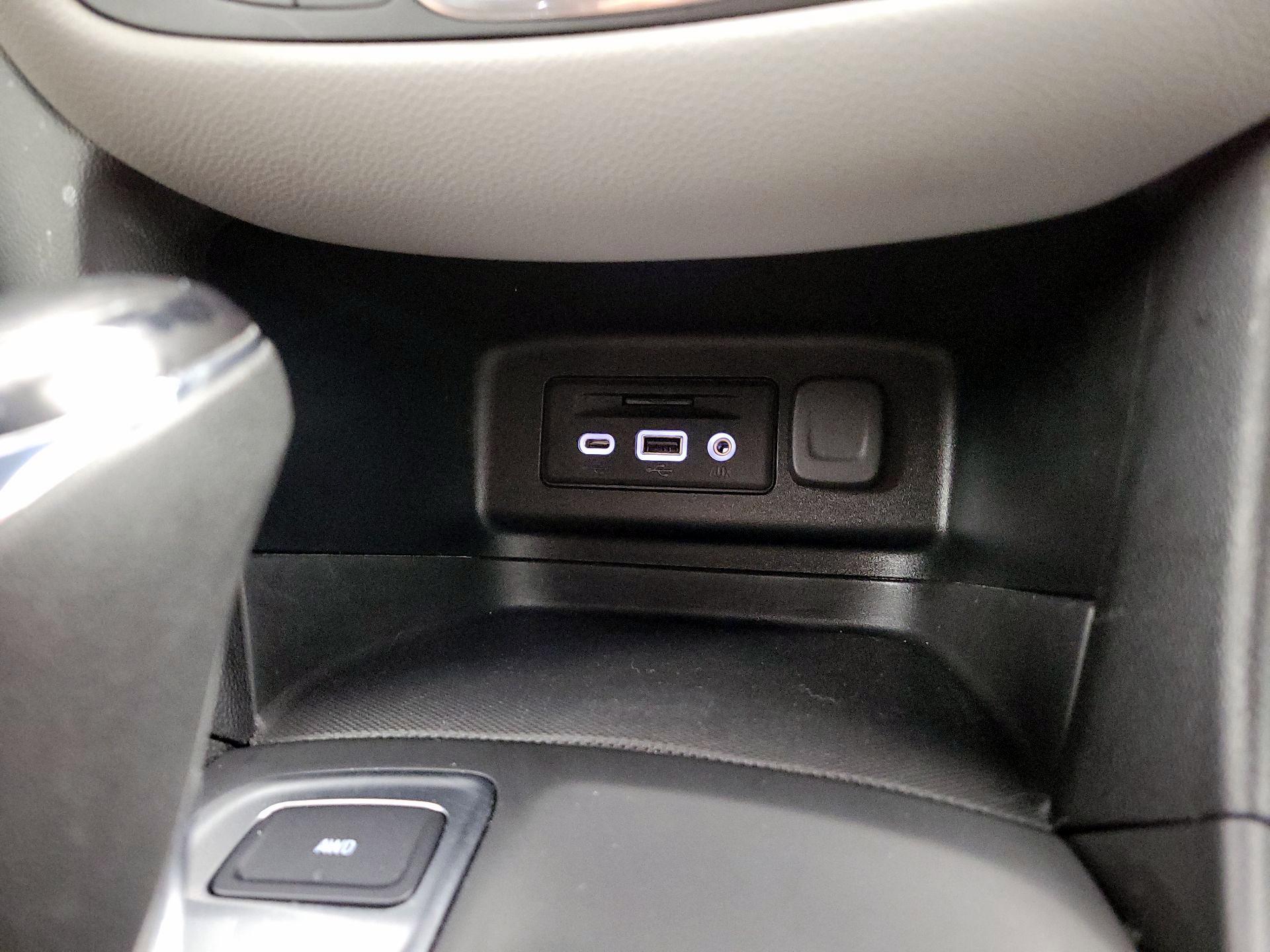 Thumbnail: 2020 Chevrolet Equinox - 19