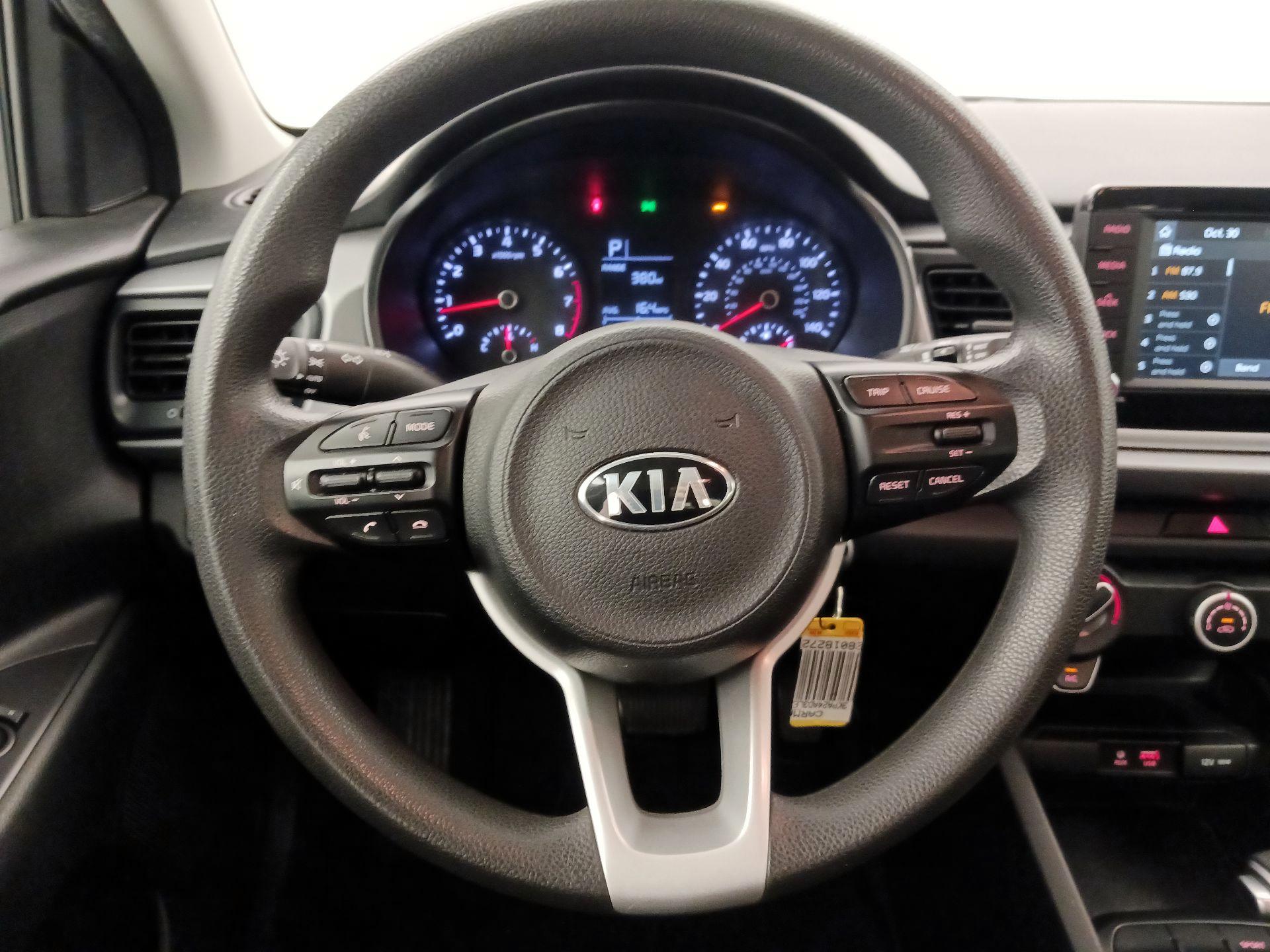 Thumbnail: 2020 Kia Rio - 10