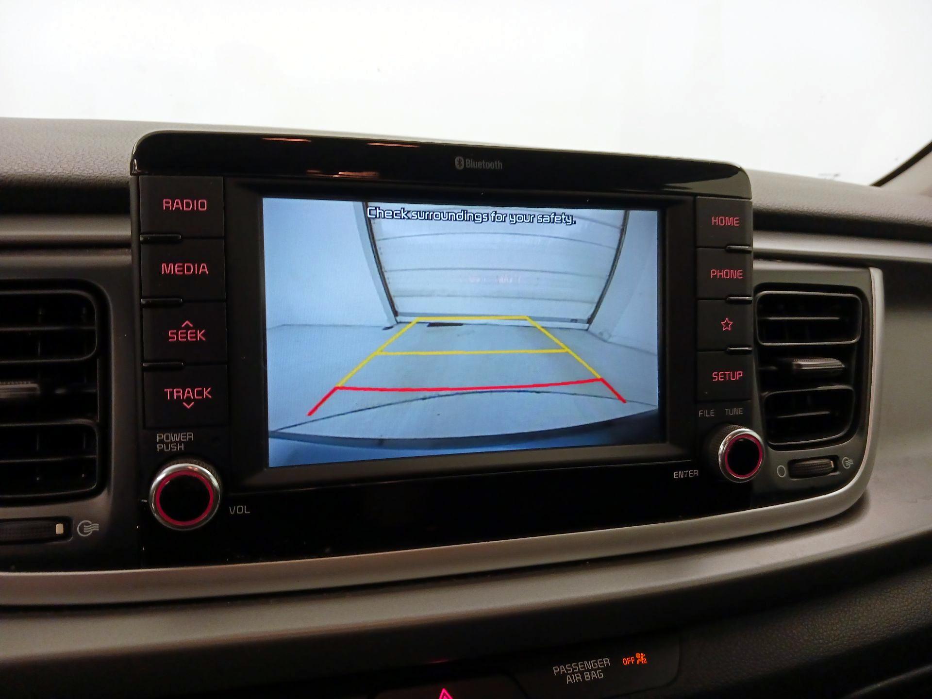 Thumbnail: 2020 Kia Rio - 14