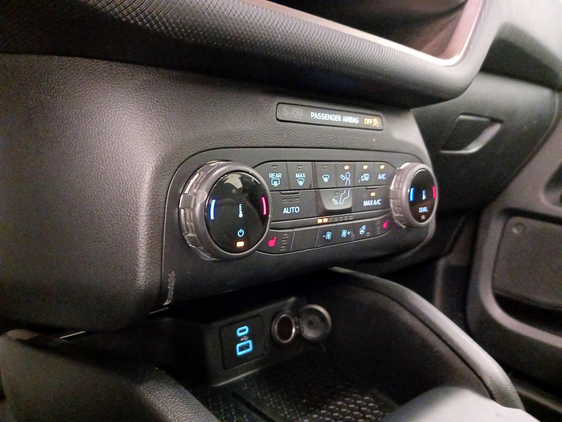 Thumbnail: 2022 Ford Bronco Sport - 16