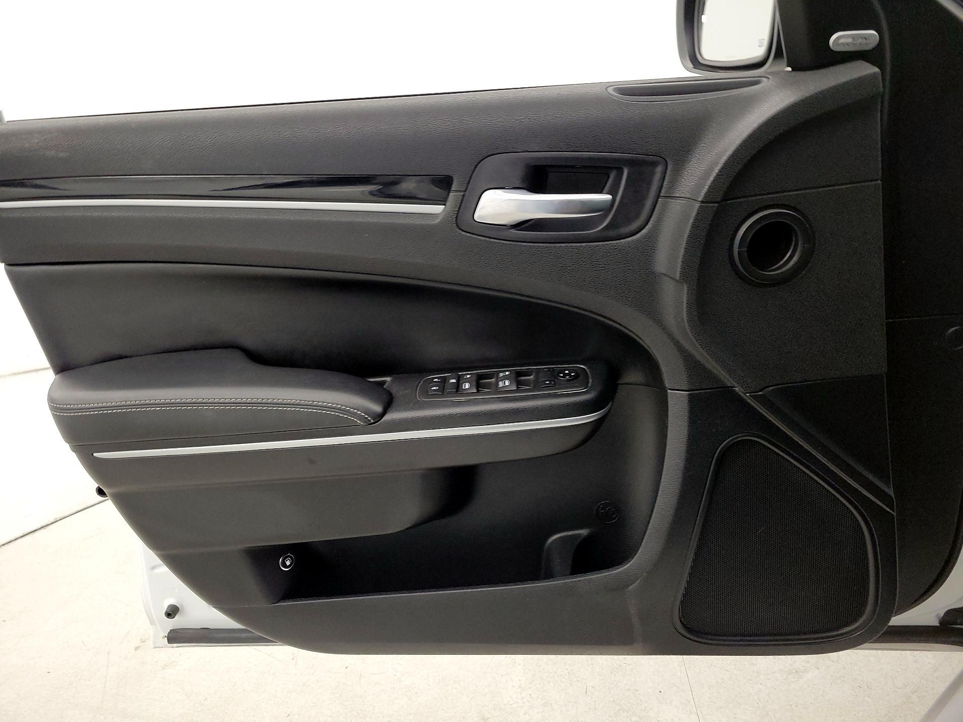 Thumbnail: 2021 Chrysler 300 - 12