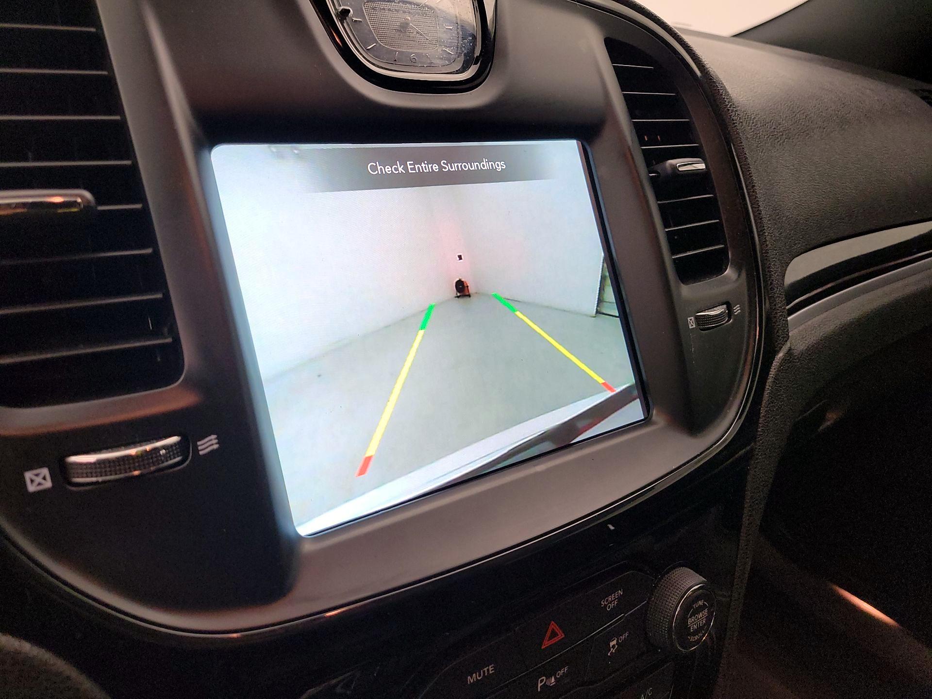 Thumbnail: 2021 Chrysler 300 - 14