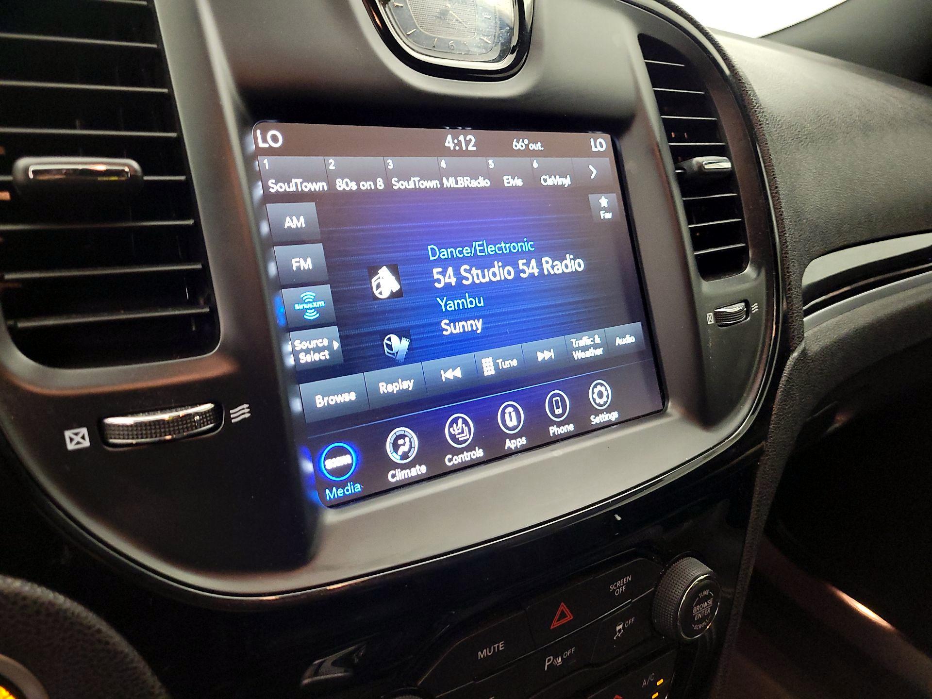 Thumbnail: 2021 Chrysler 300 - 15