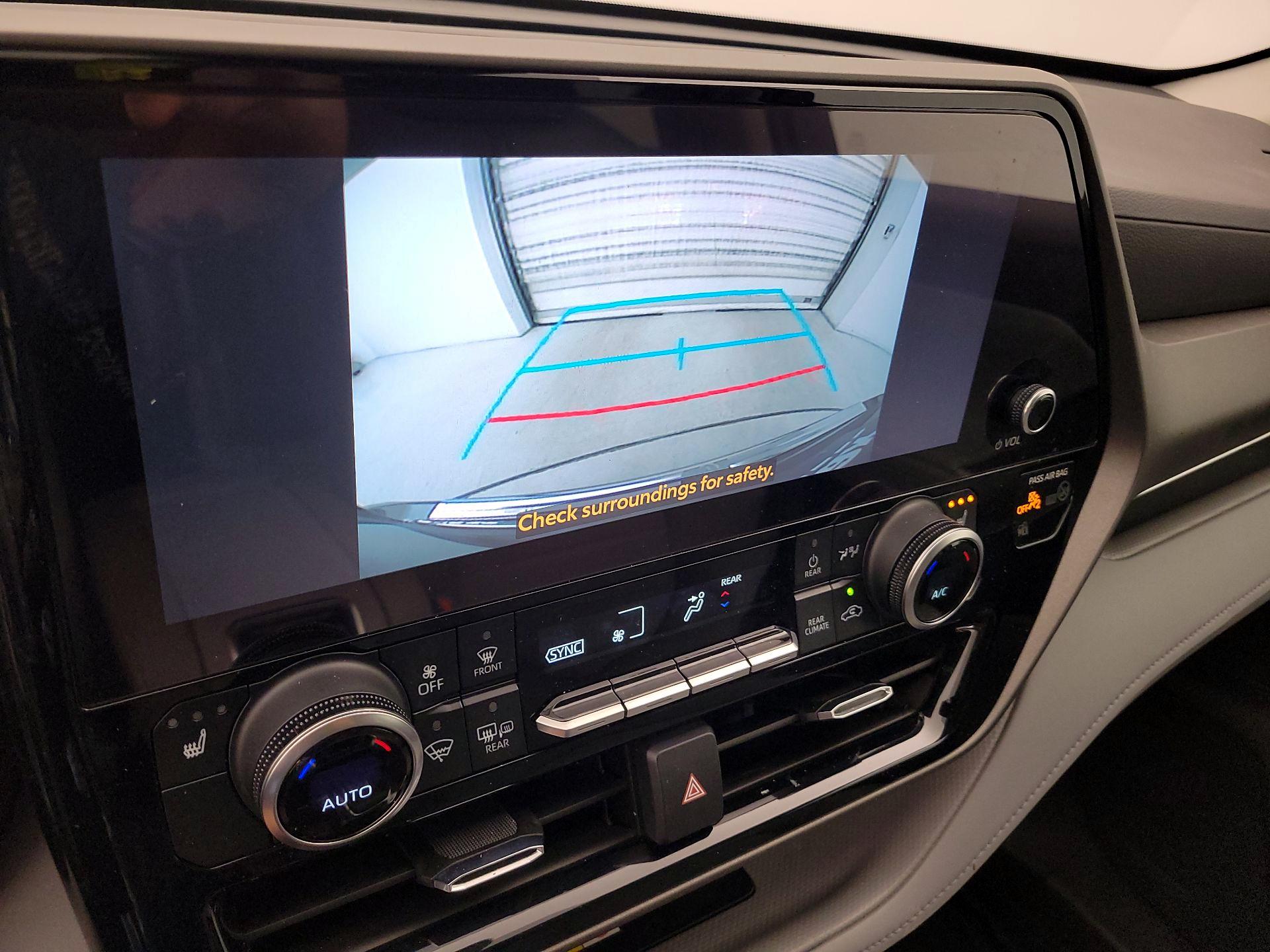 Thumbnail: 2023 Toyota Highlander - 14