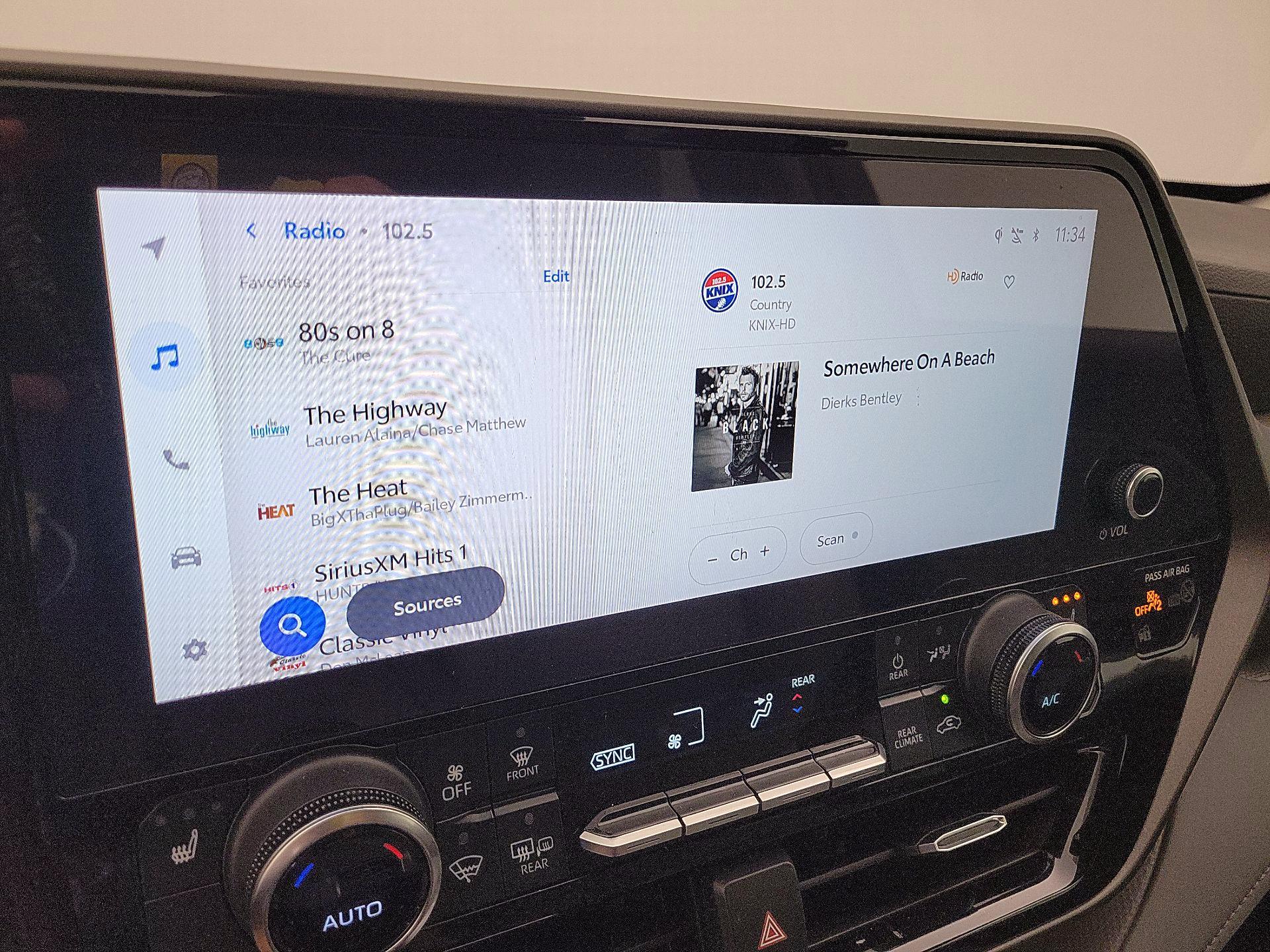 Thumbnail: 2023 Toyota Highlander - 15