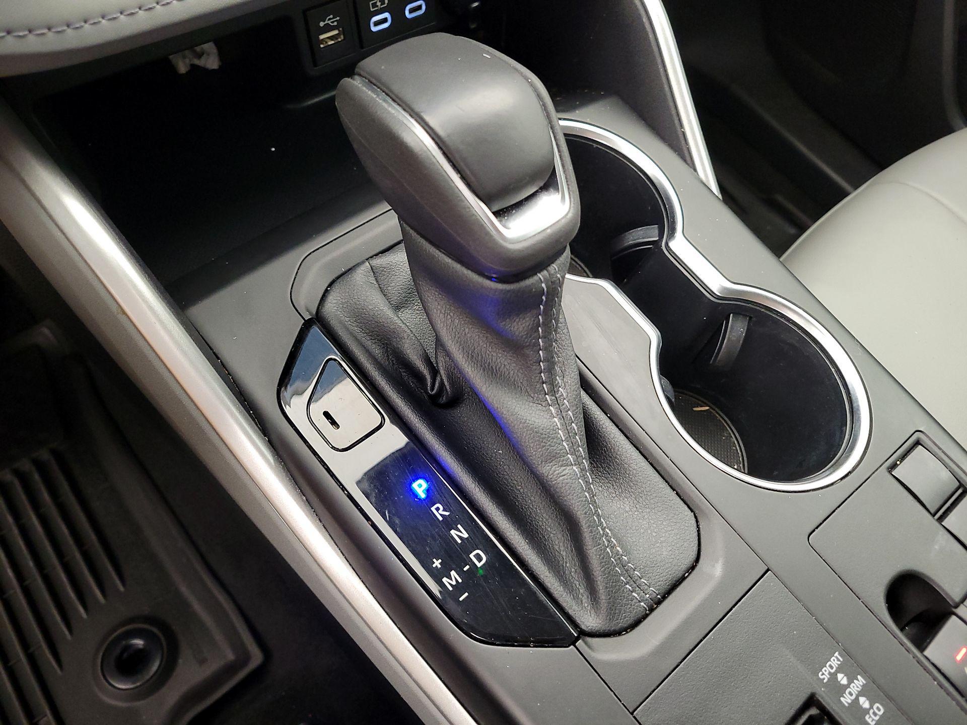 Thumbnail: 2023 Toyota Highlander - 17