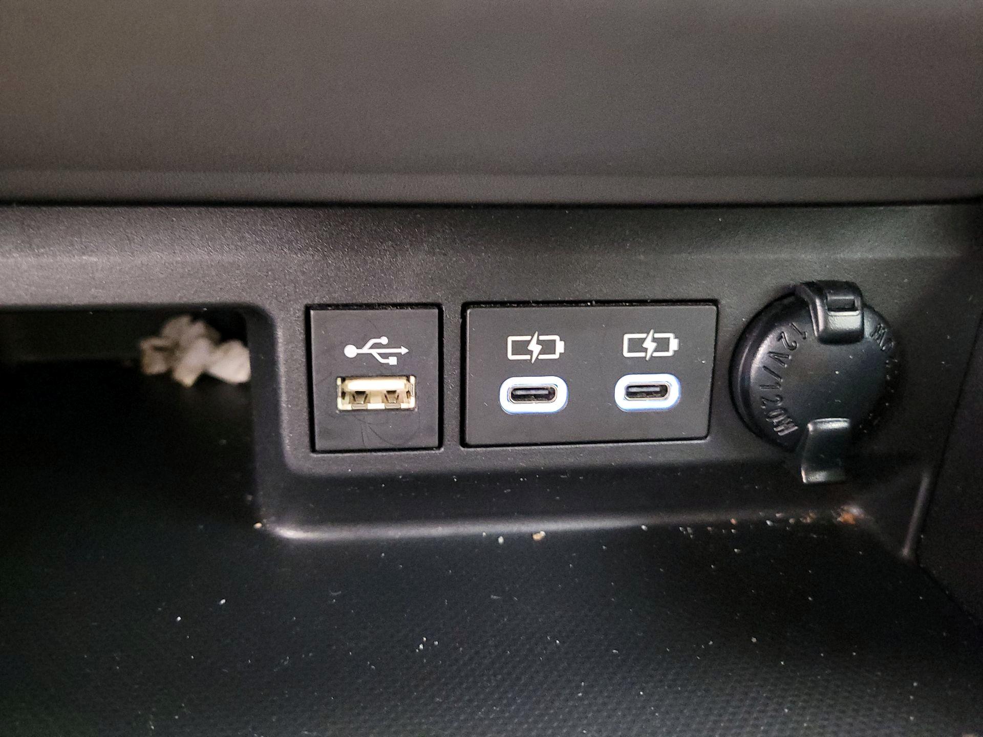 Thumbnail: 2023 Toyota Highlander - 18