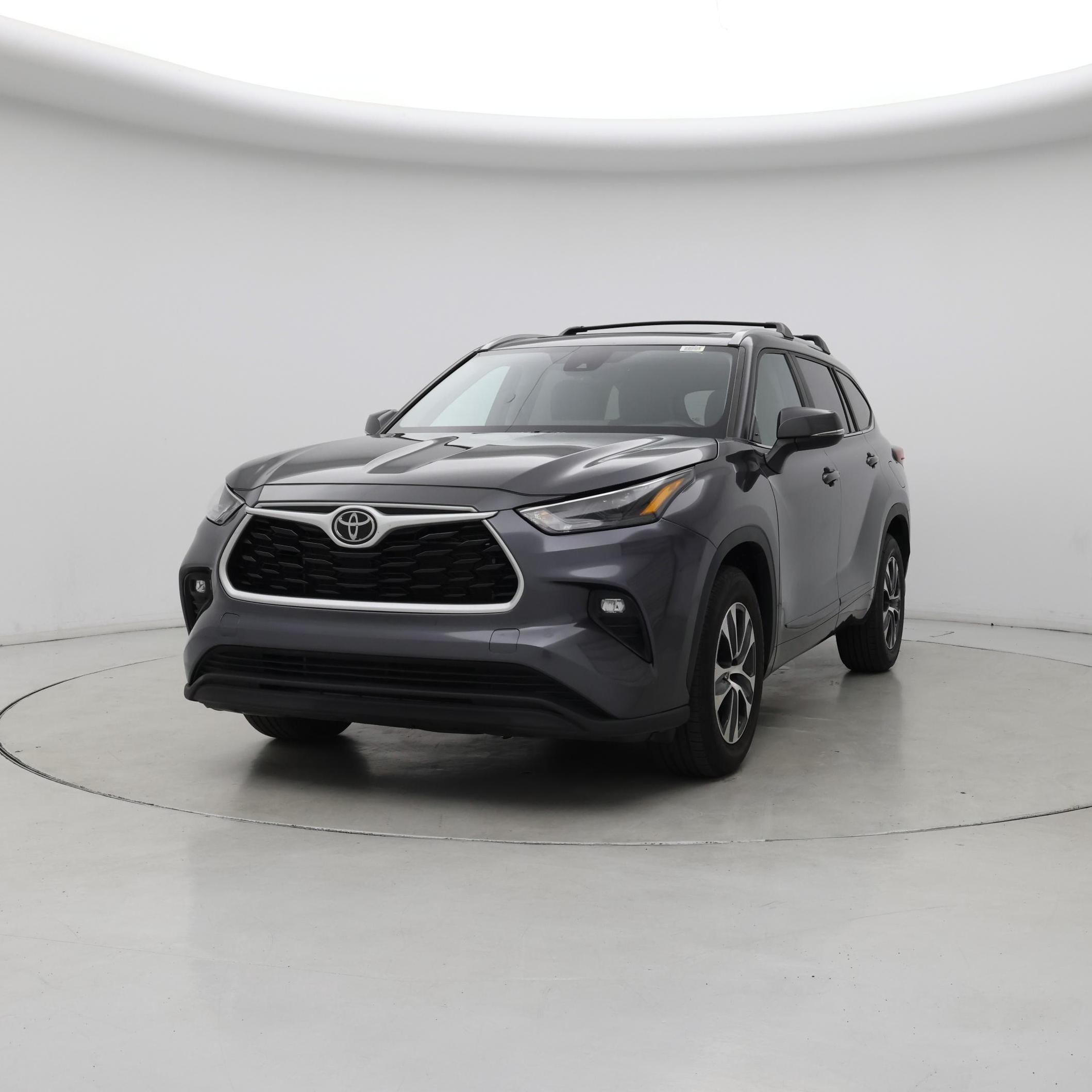 Thumbnail: 2023 Toyota Highlander - 4