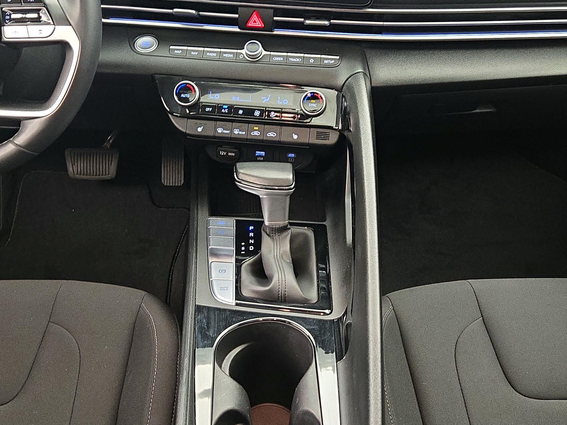 Thumbnail: 2024 Hyundai Elantra - 18