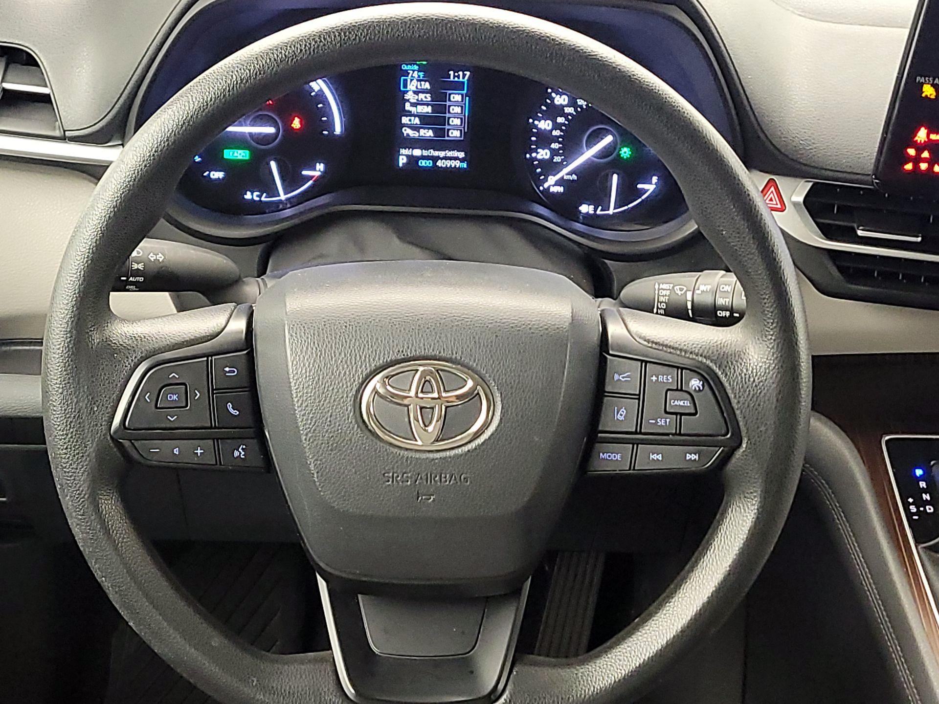 Thumbnail: 2023 Toyota Sienna - 10