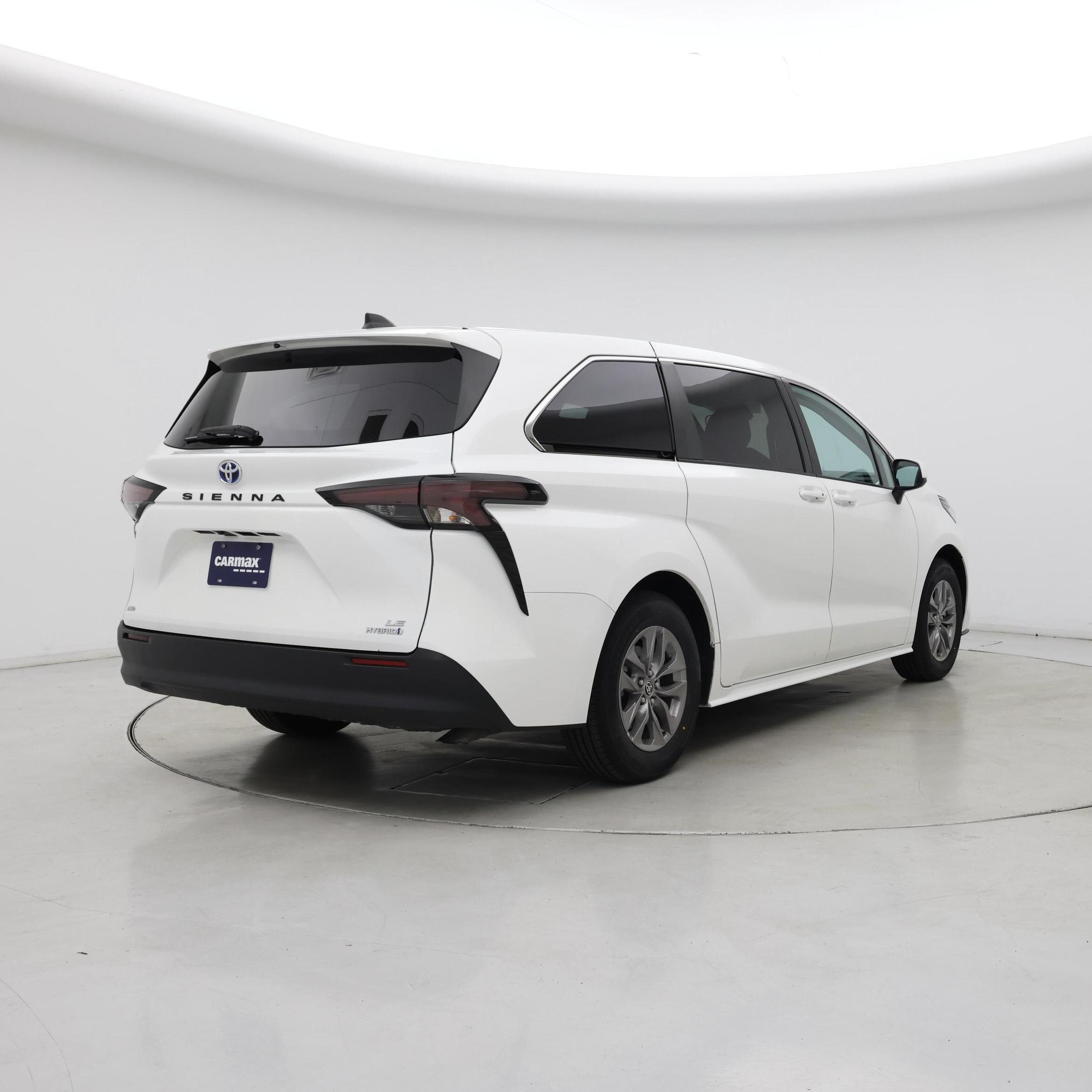 Thumbnail: 2023 Toyota Sienna - 8