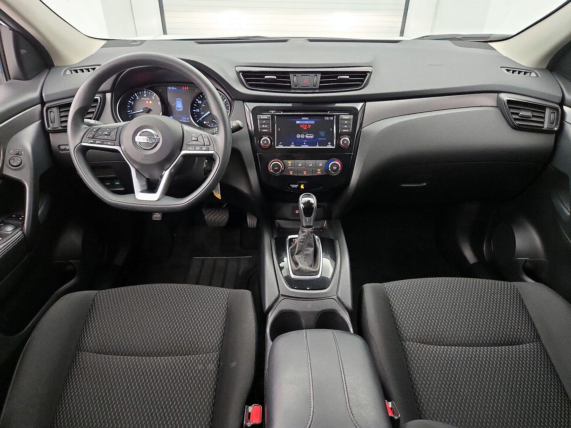 Thumbnail: 2020 Nissan Rogue Sport - 9