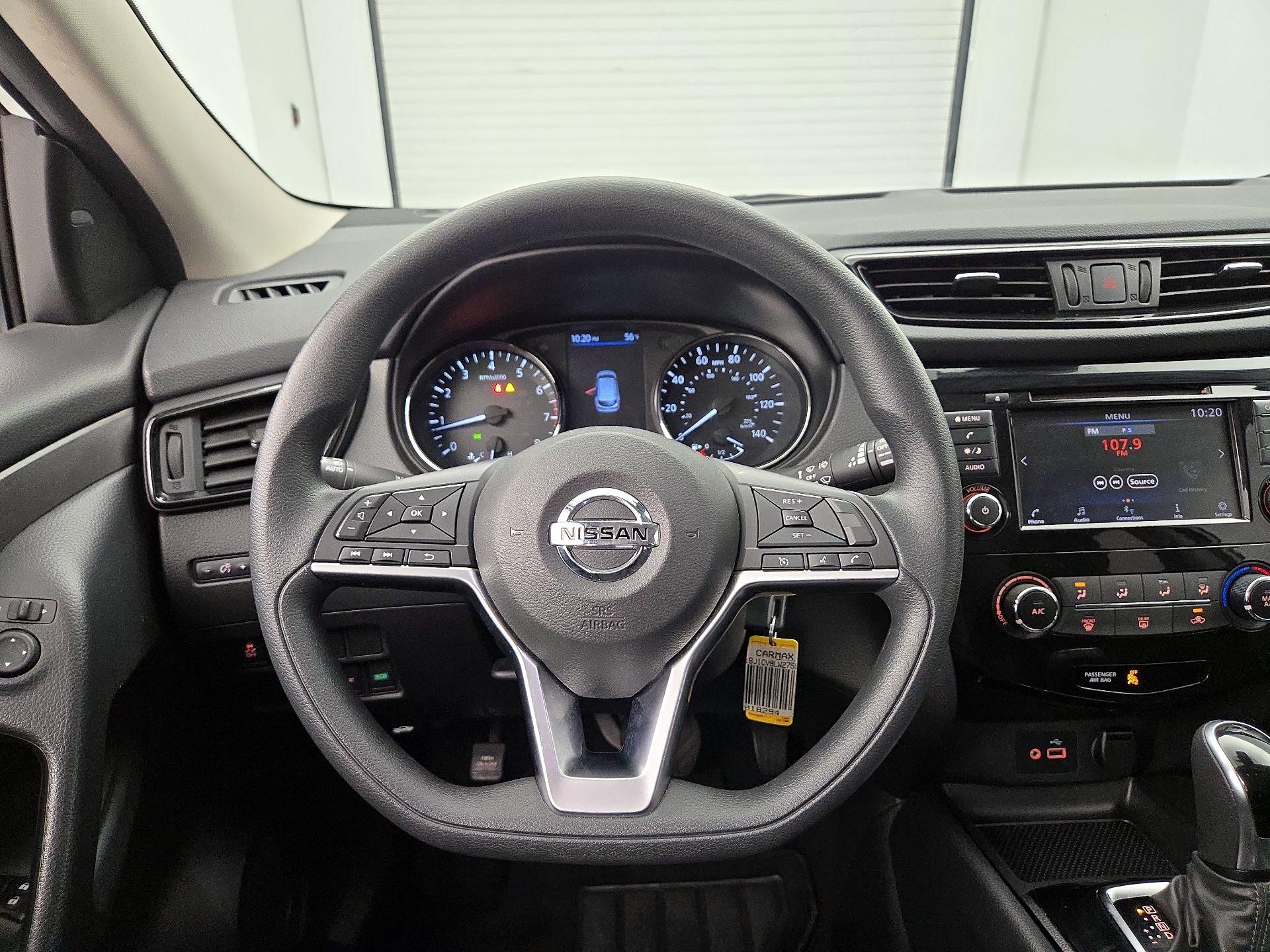 Thumbnail: 2020 Nissan Rogue Sport - 10