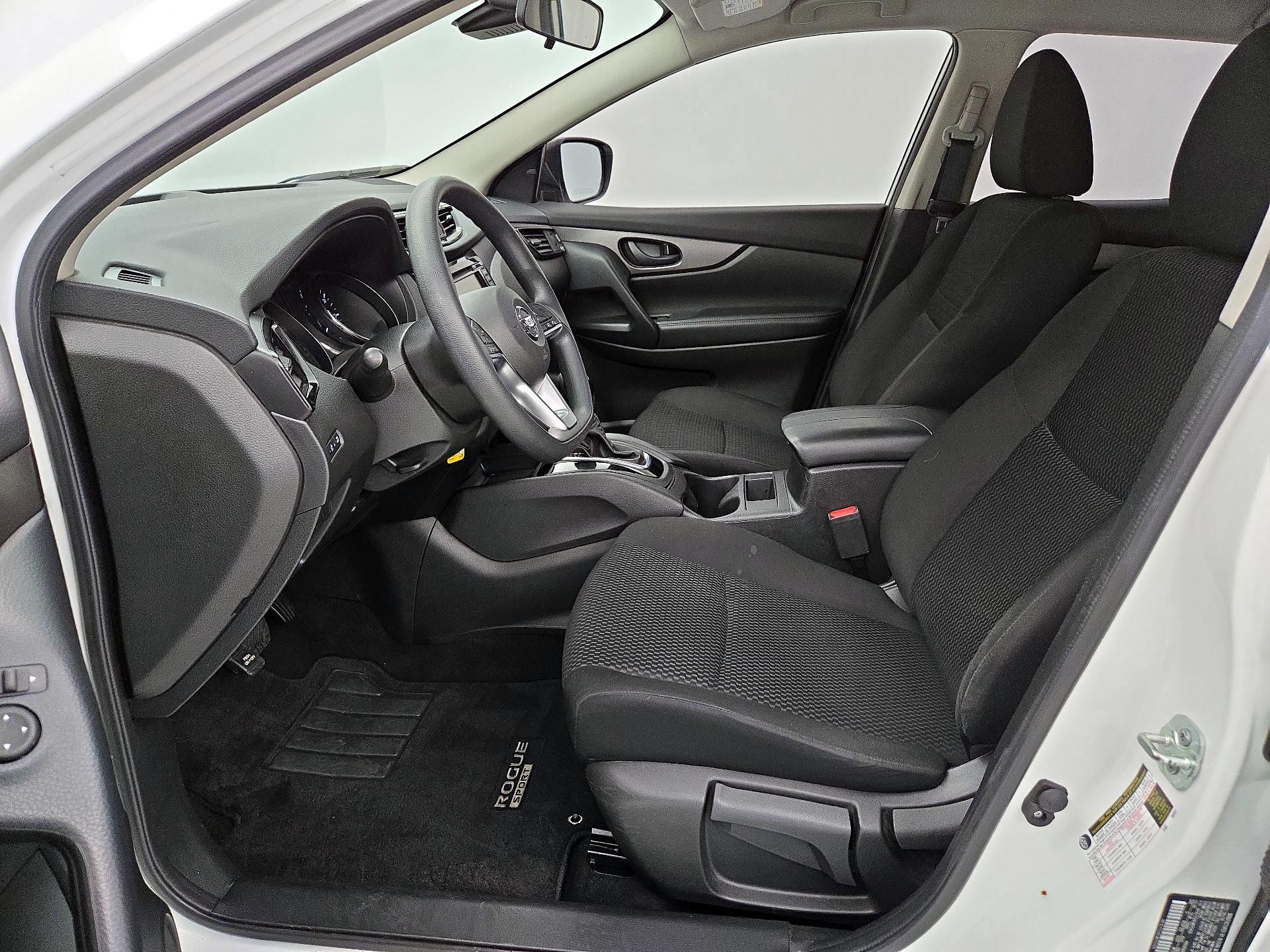 Thumbnail: 2020 Nissan Rogue Sport - 11