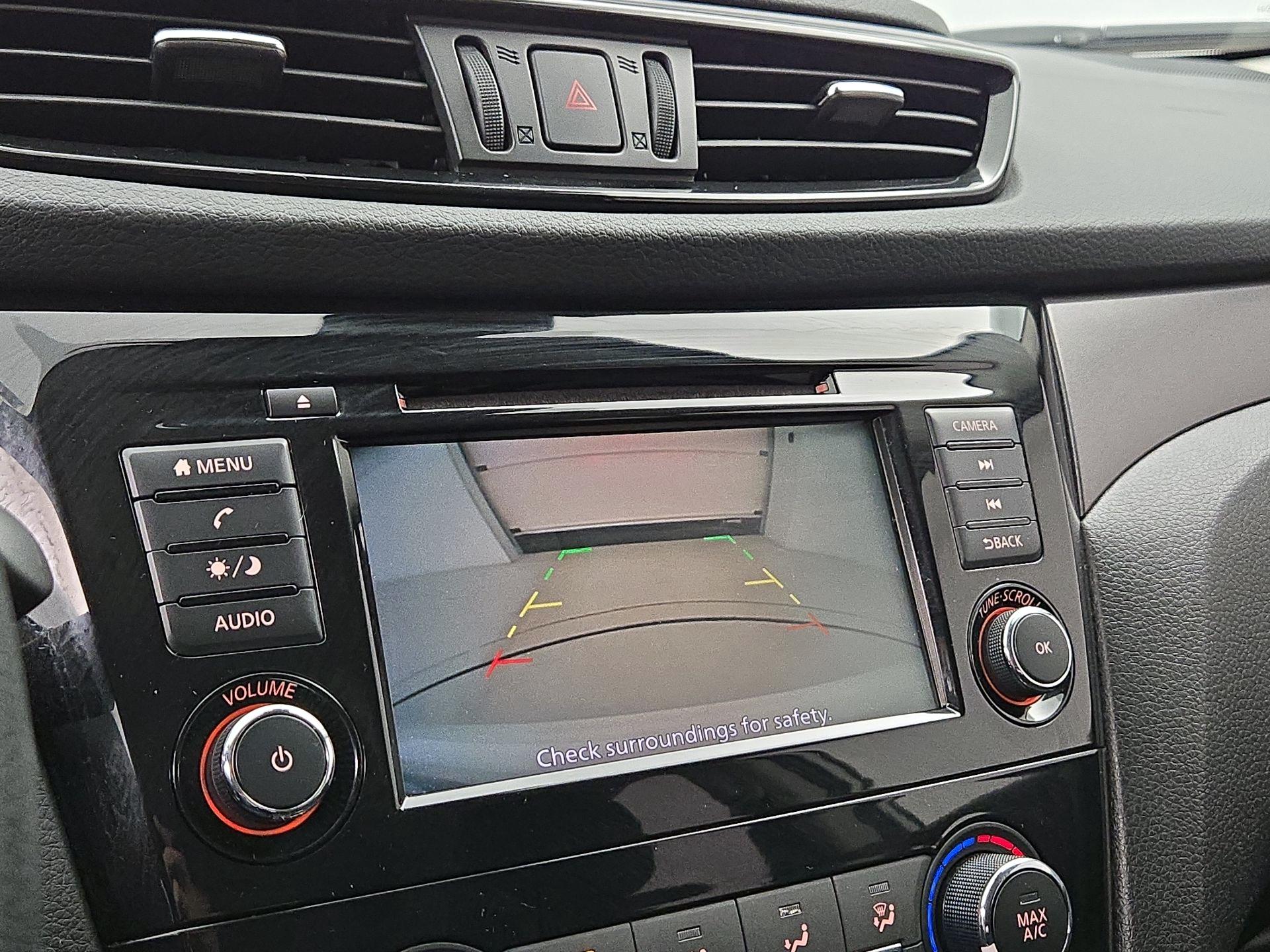 Thumbnail: 2020 Nissan Rogue Sport - 14