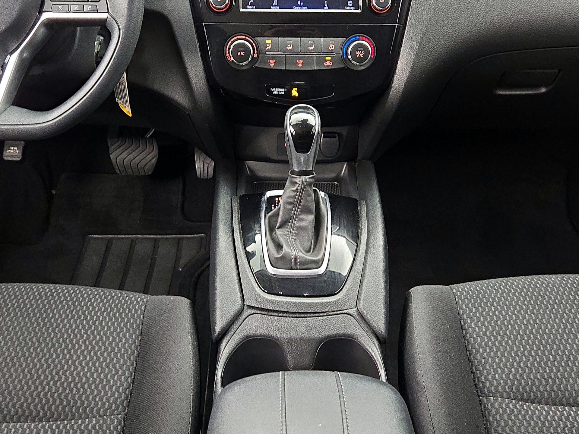 Thumbnail: 2020 Nissan Rogue Sport - 17