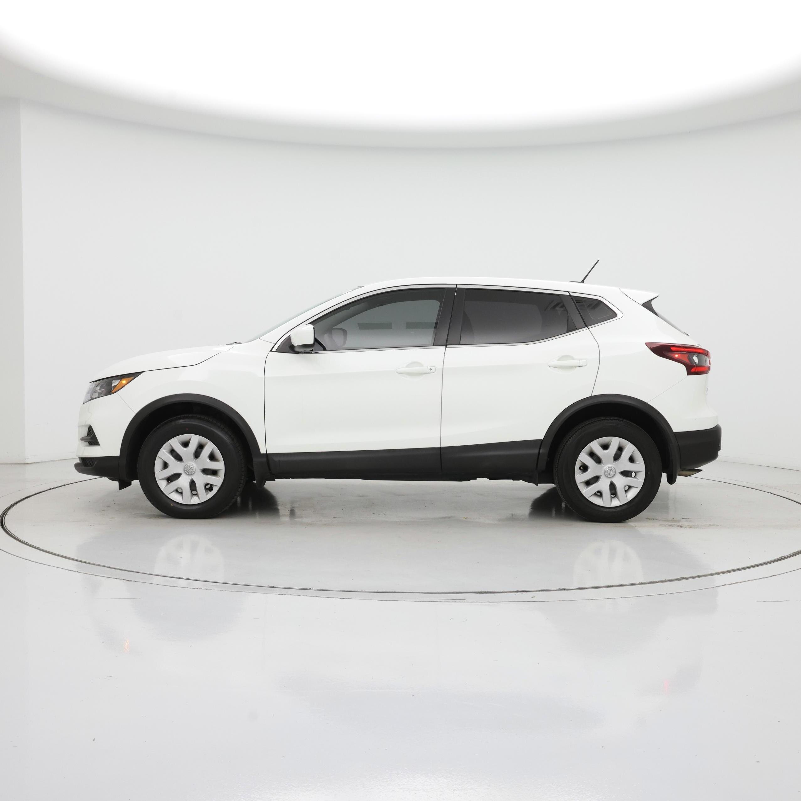 Thumbnail: 2020 Nissan Rogue Sport - 3