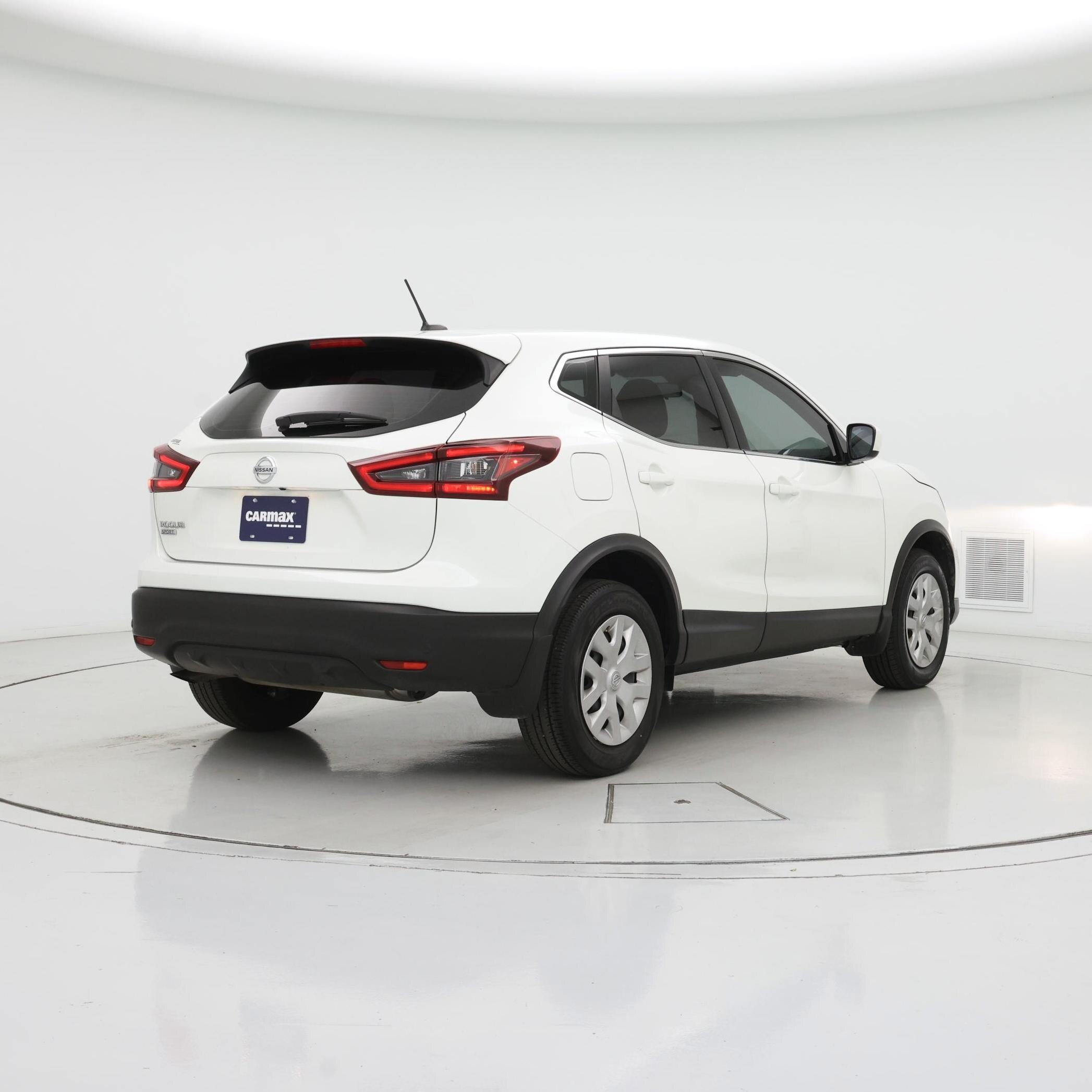 Thumbnail: 2020 Nissan Rogue Sport - 8