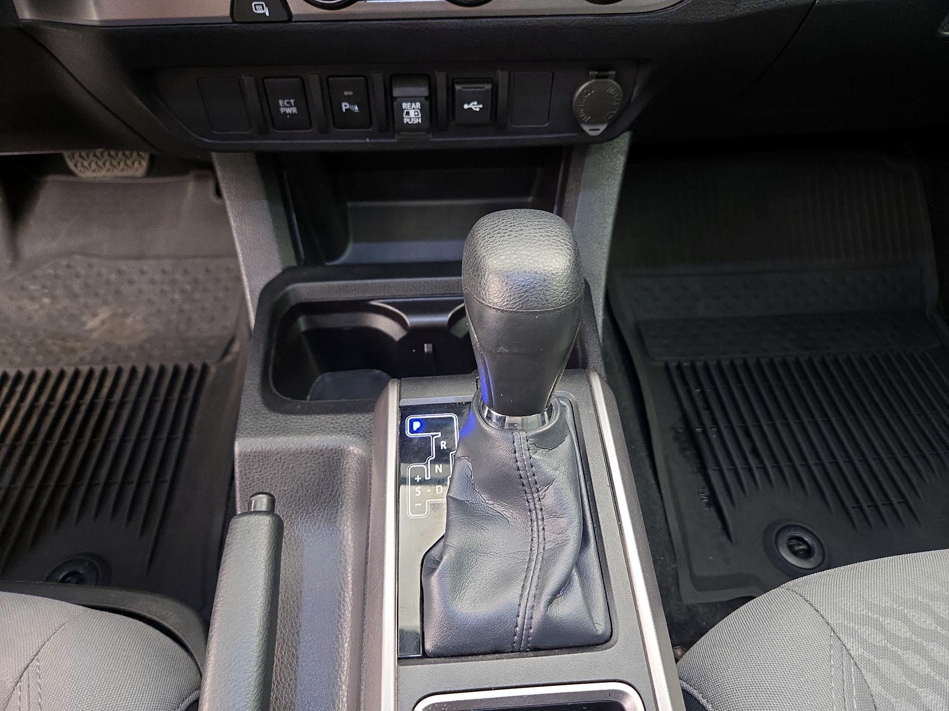 Thumbnail: 2022 Toyota Tacoma - 18